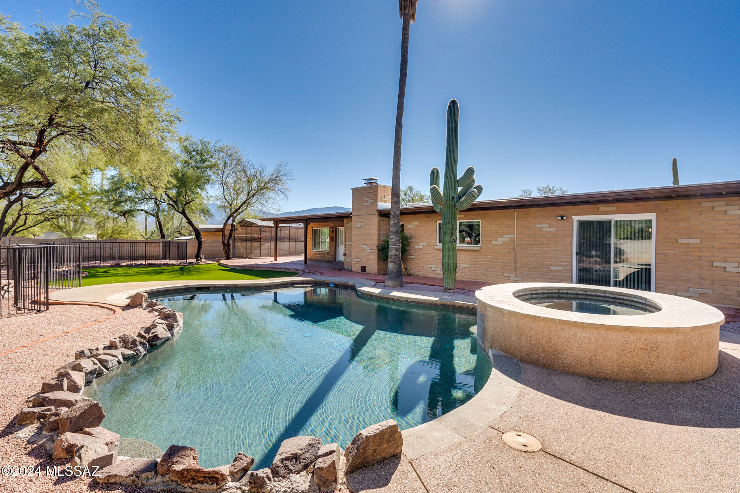 11421 E Holster Drive