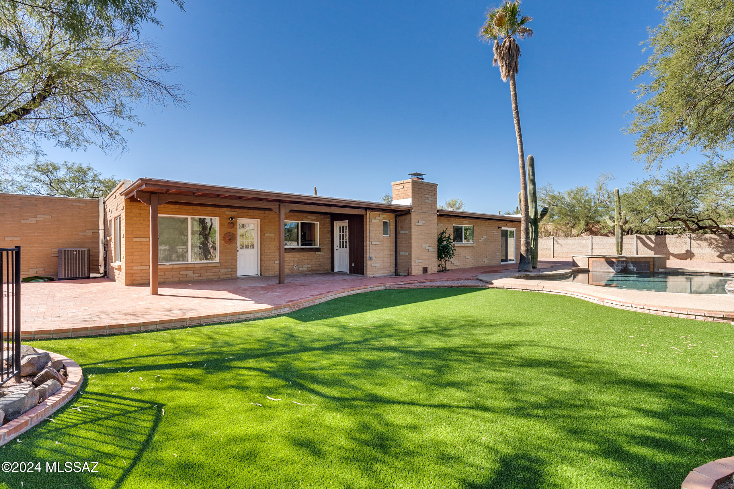 11421 E Holster Drive