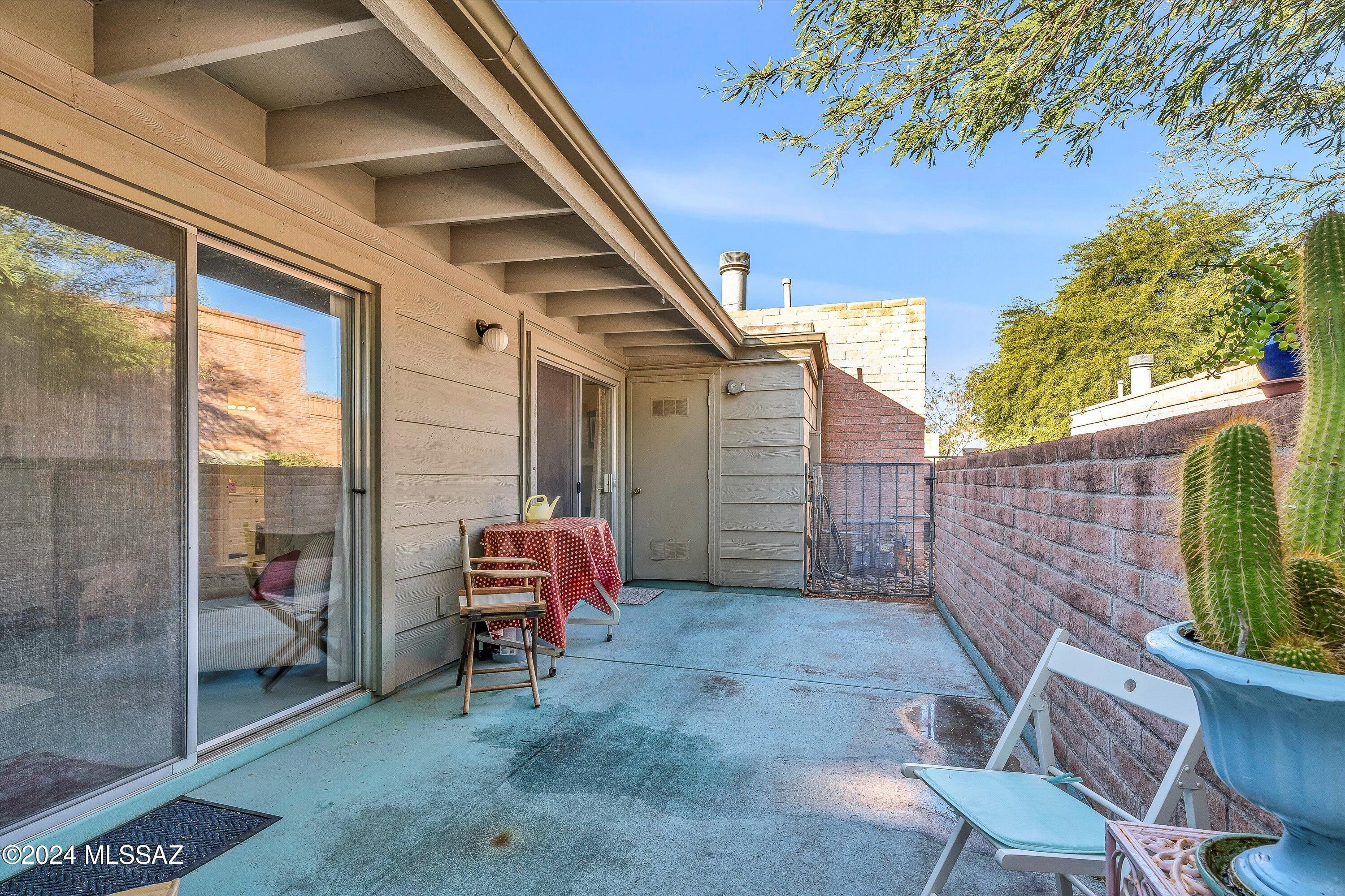4309 E Presidio Road