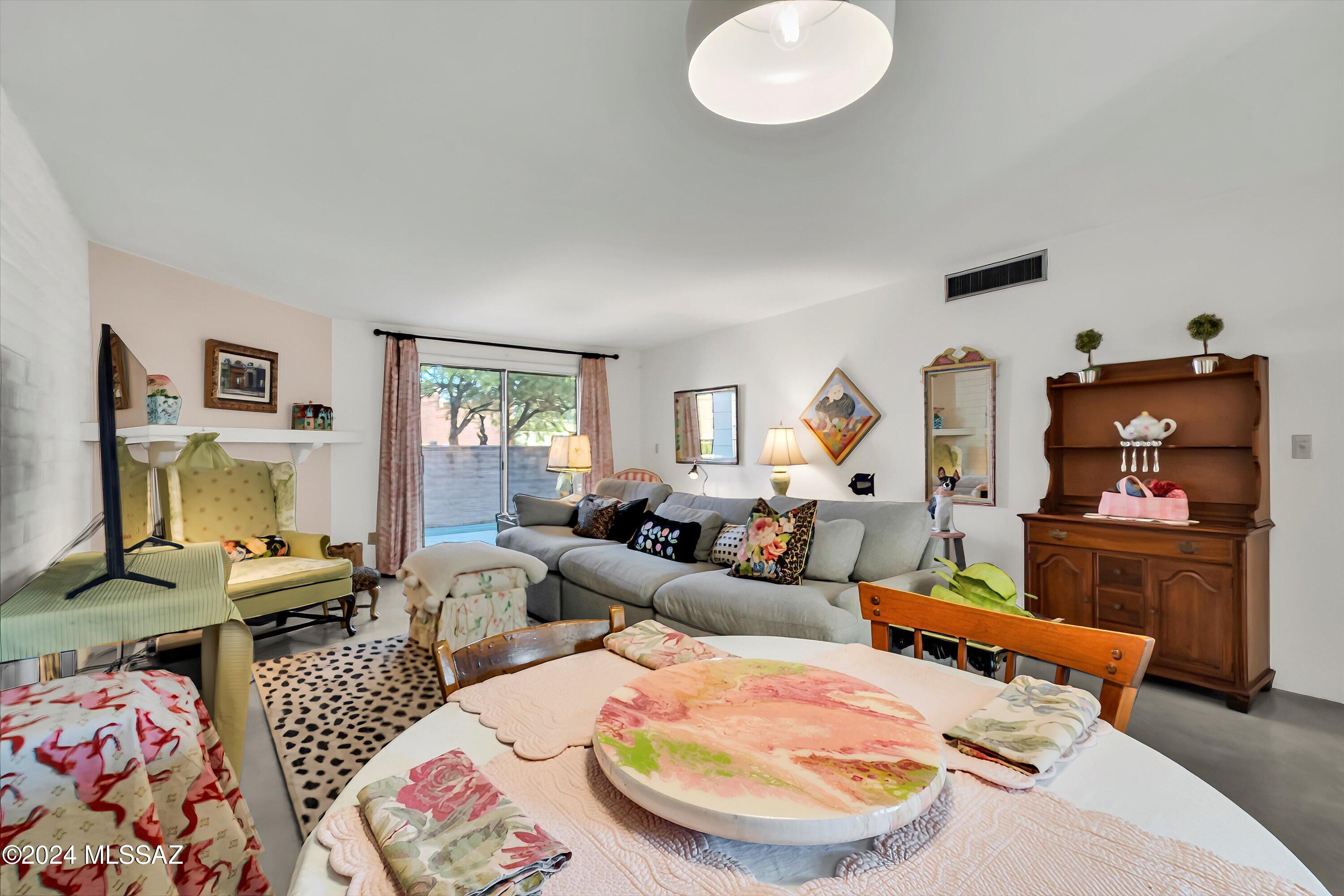 4309 E Presidio Road