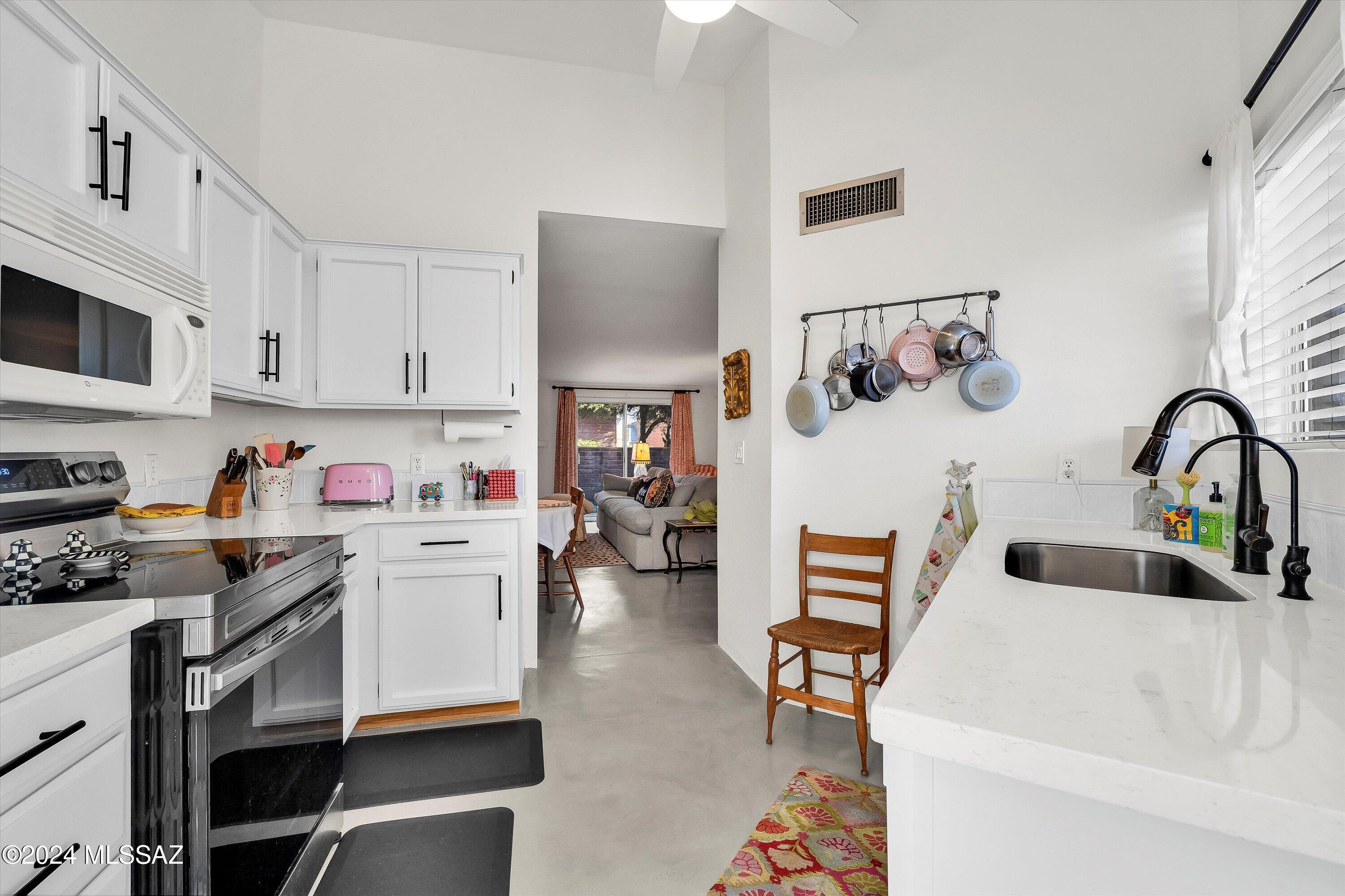 4309 E Presidio Road