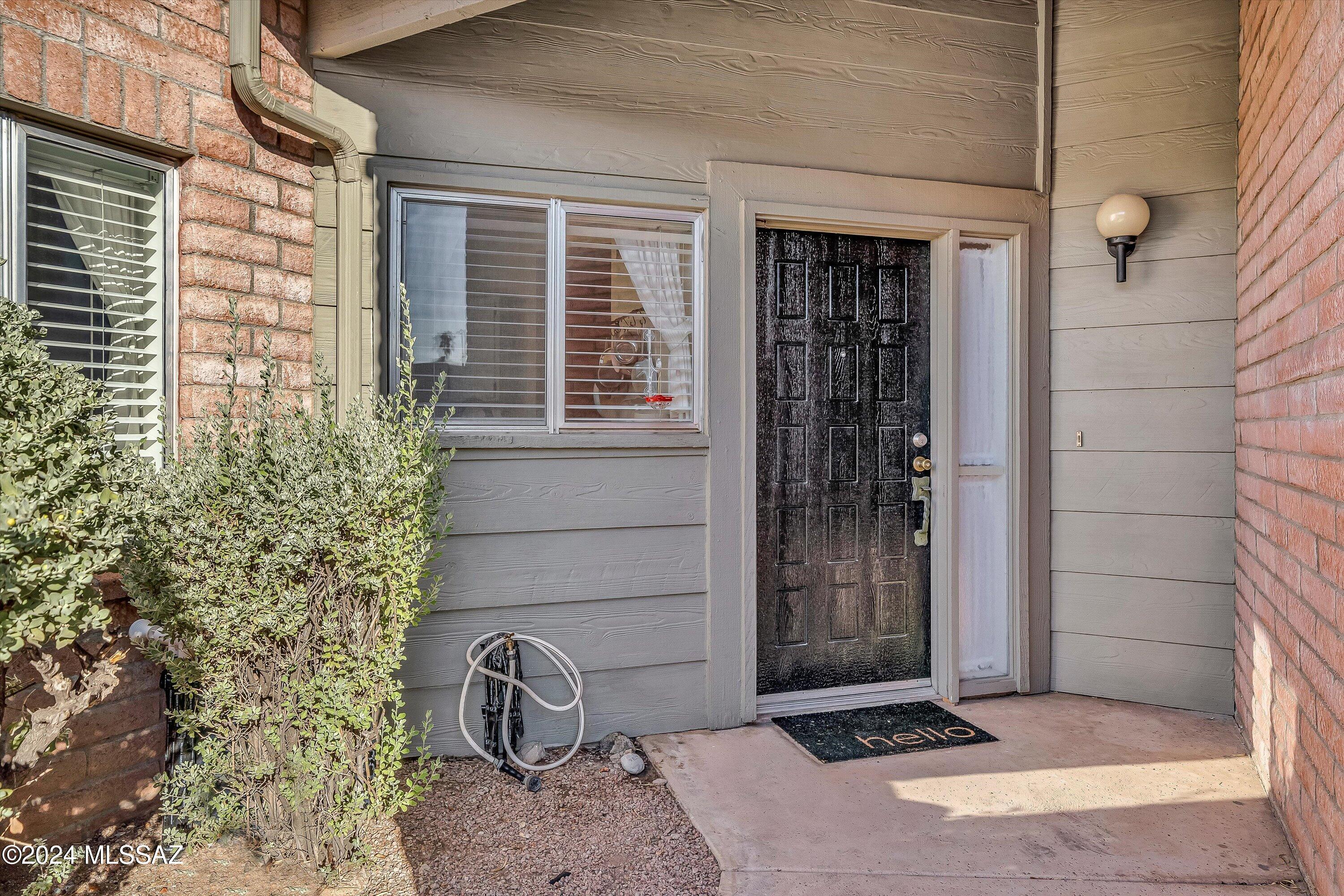 4309 E Presidio Road