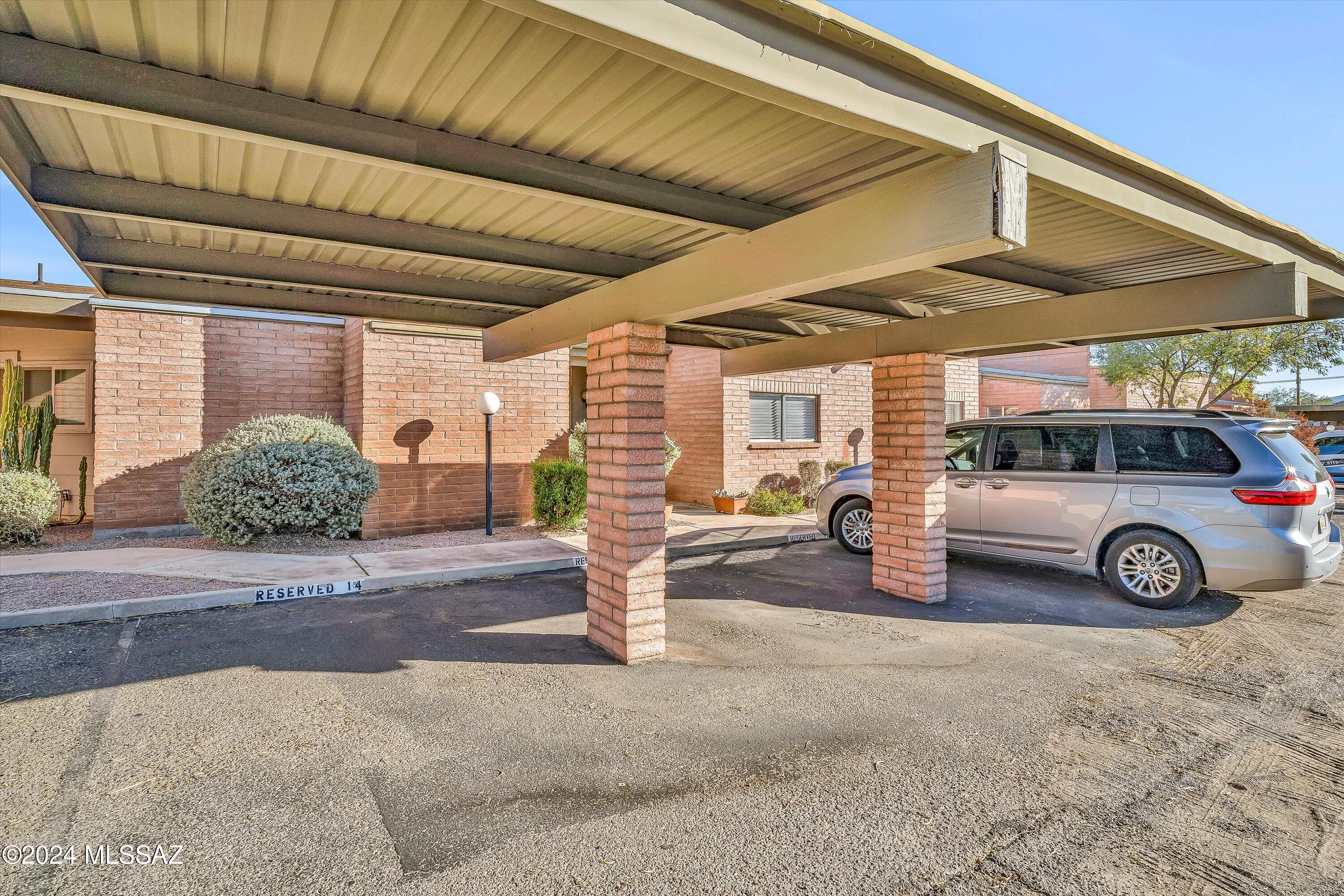 4309 E Presidio Road