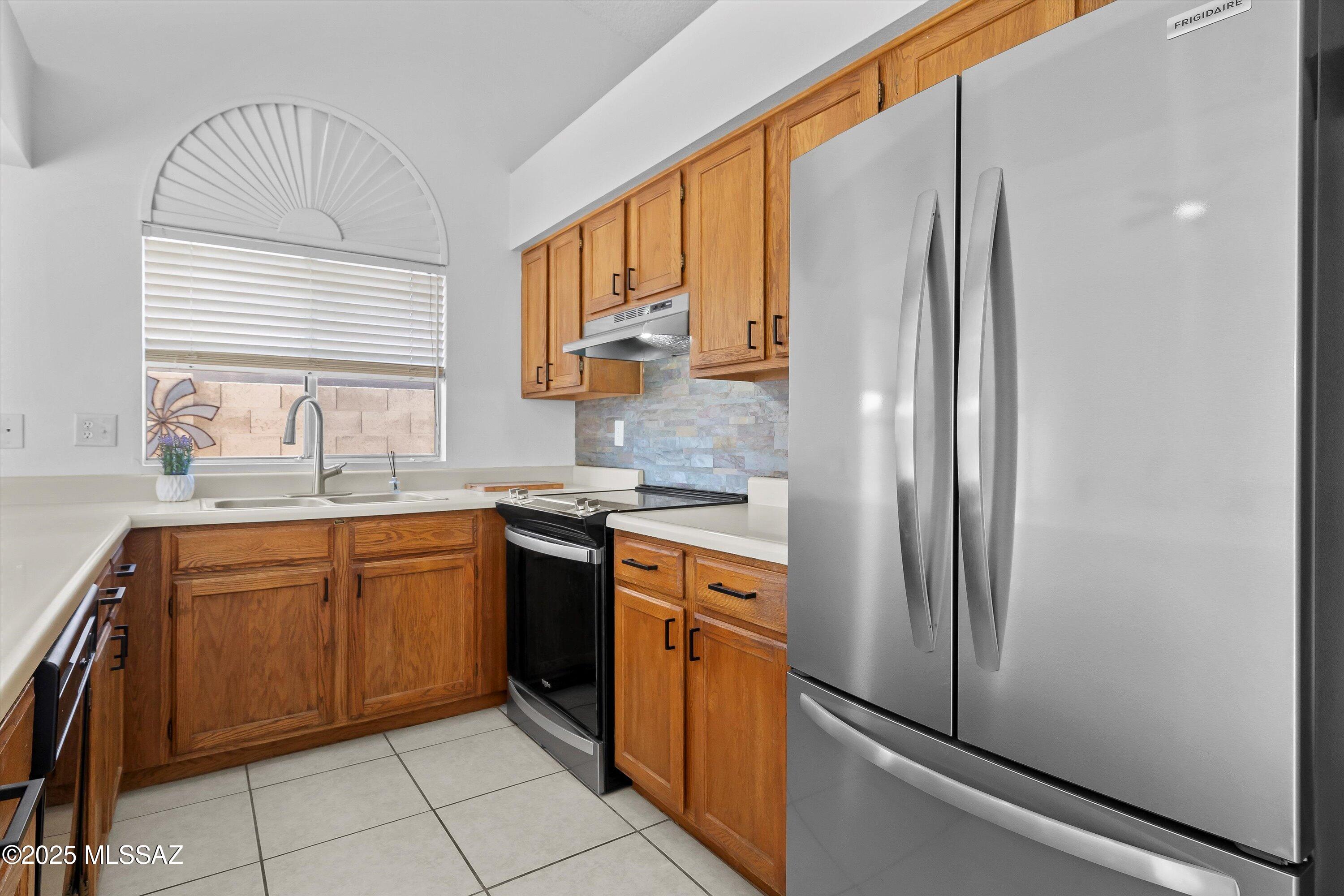 5209 W Nighthawk Way