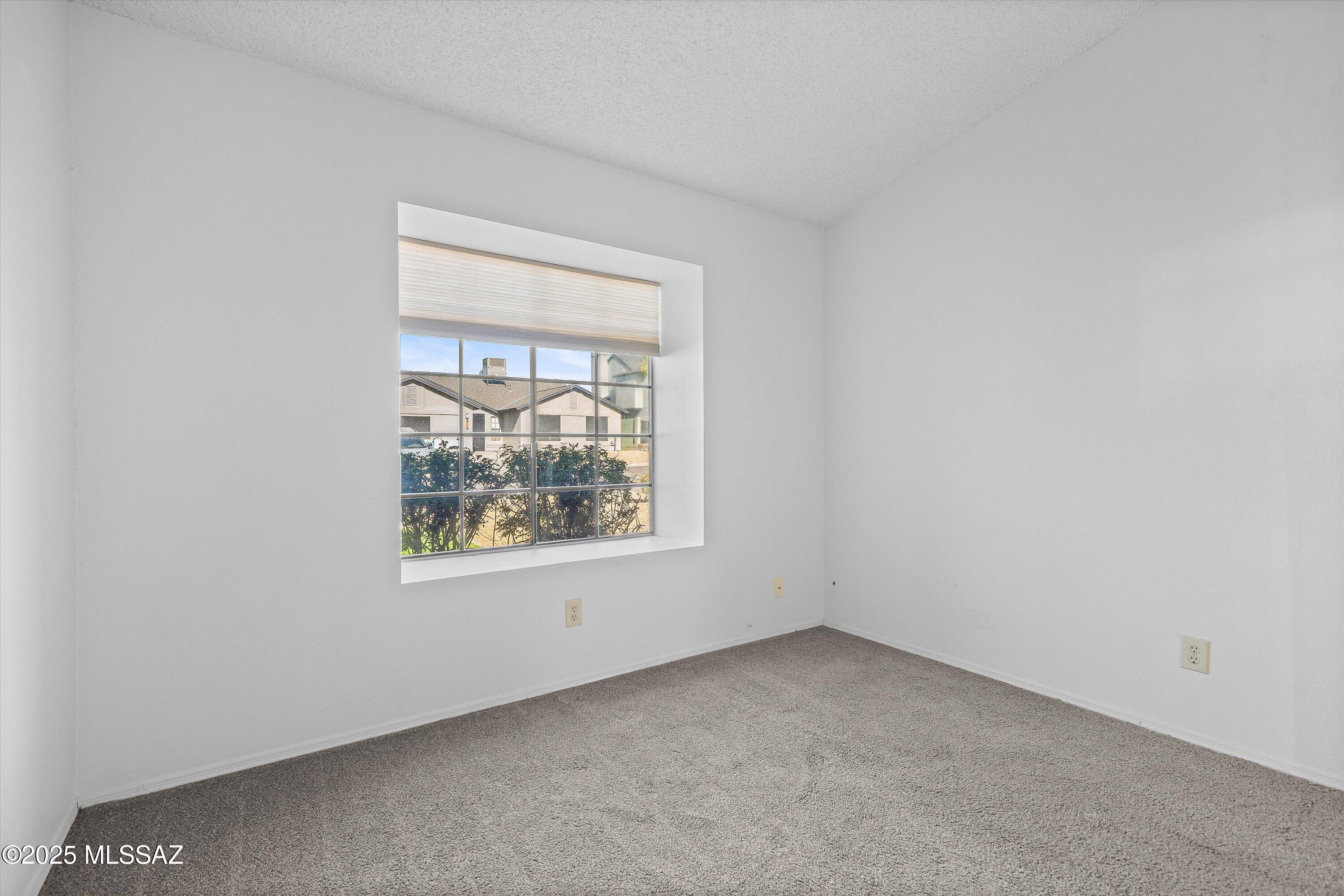 5209 W Nighthawk Way