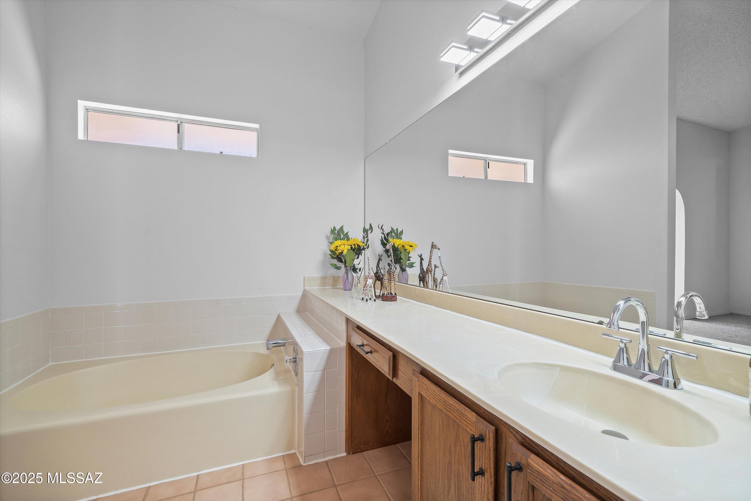 5209 W Nighthawk Way