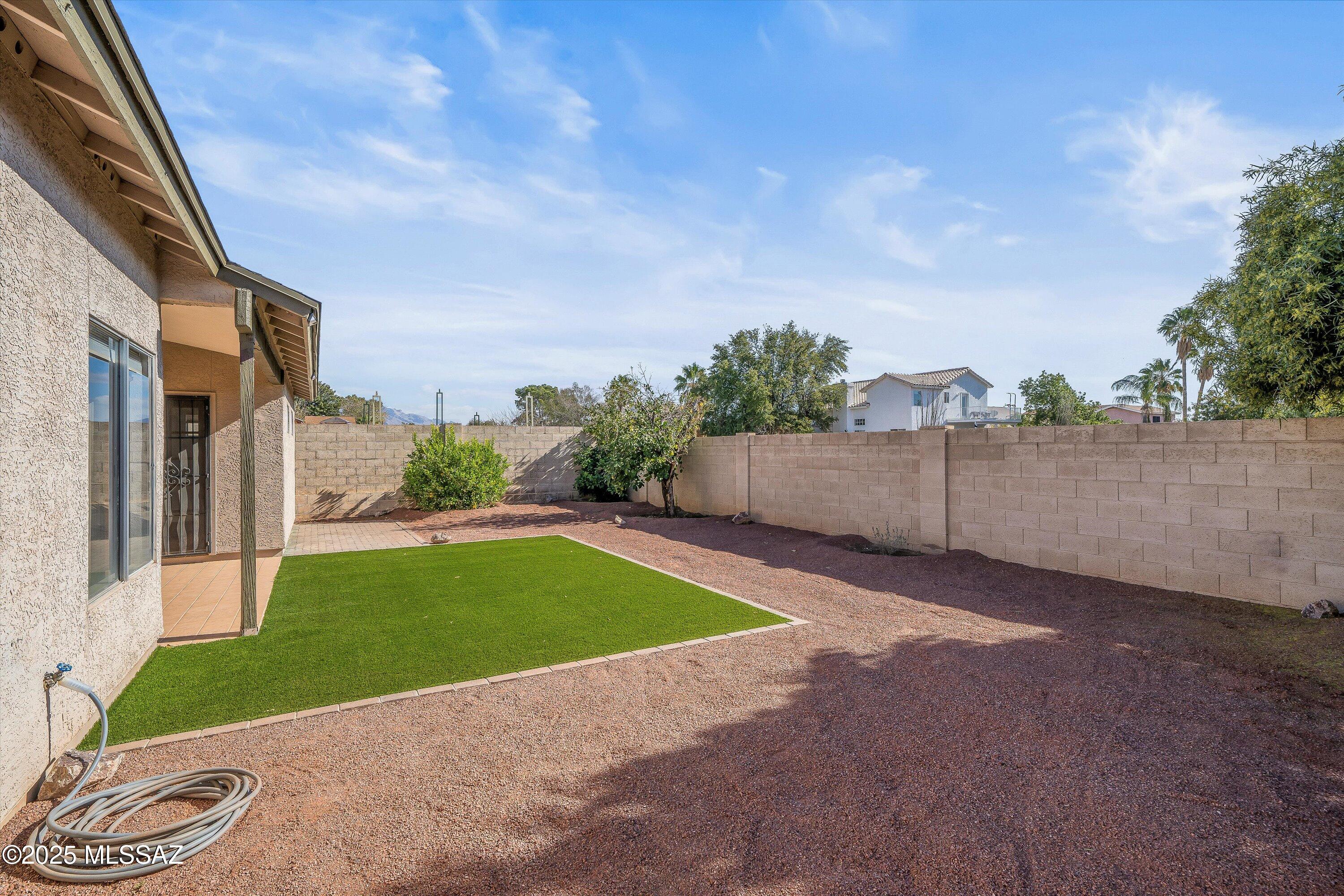 5209 W Nighthawk Way