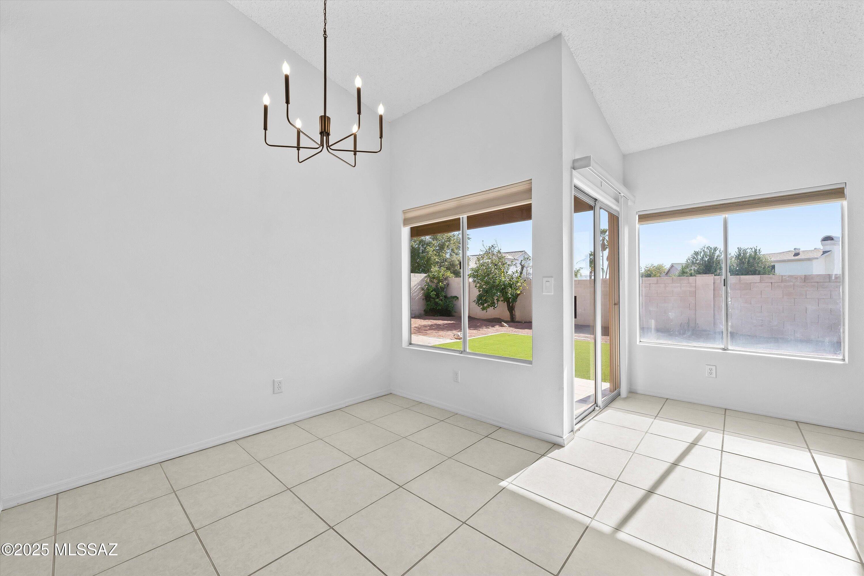 5209 W Nighthawk Way