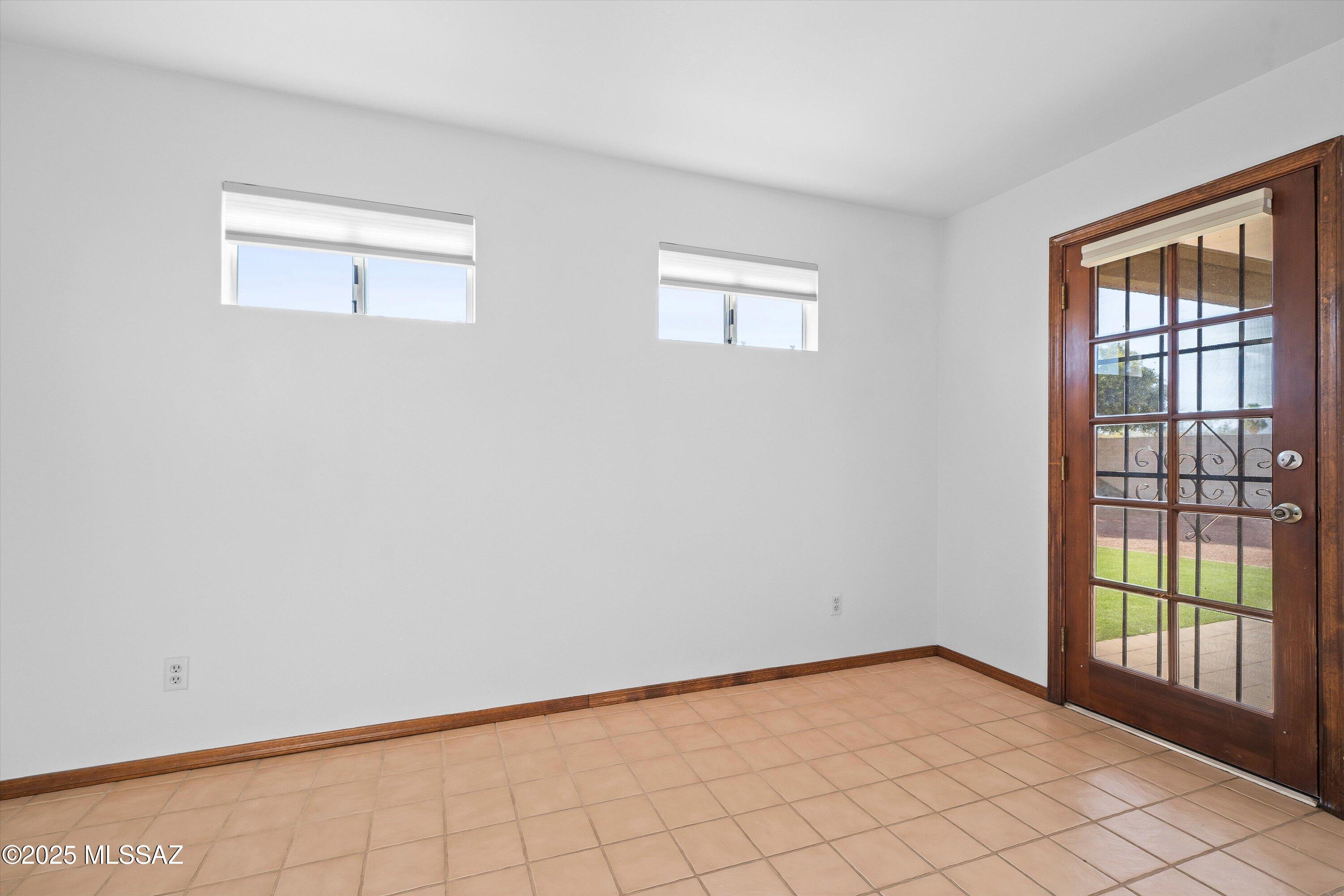 5209 W Nighthawk Way