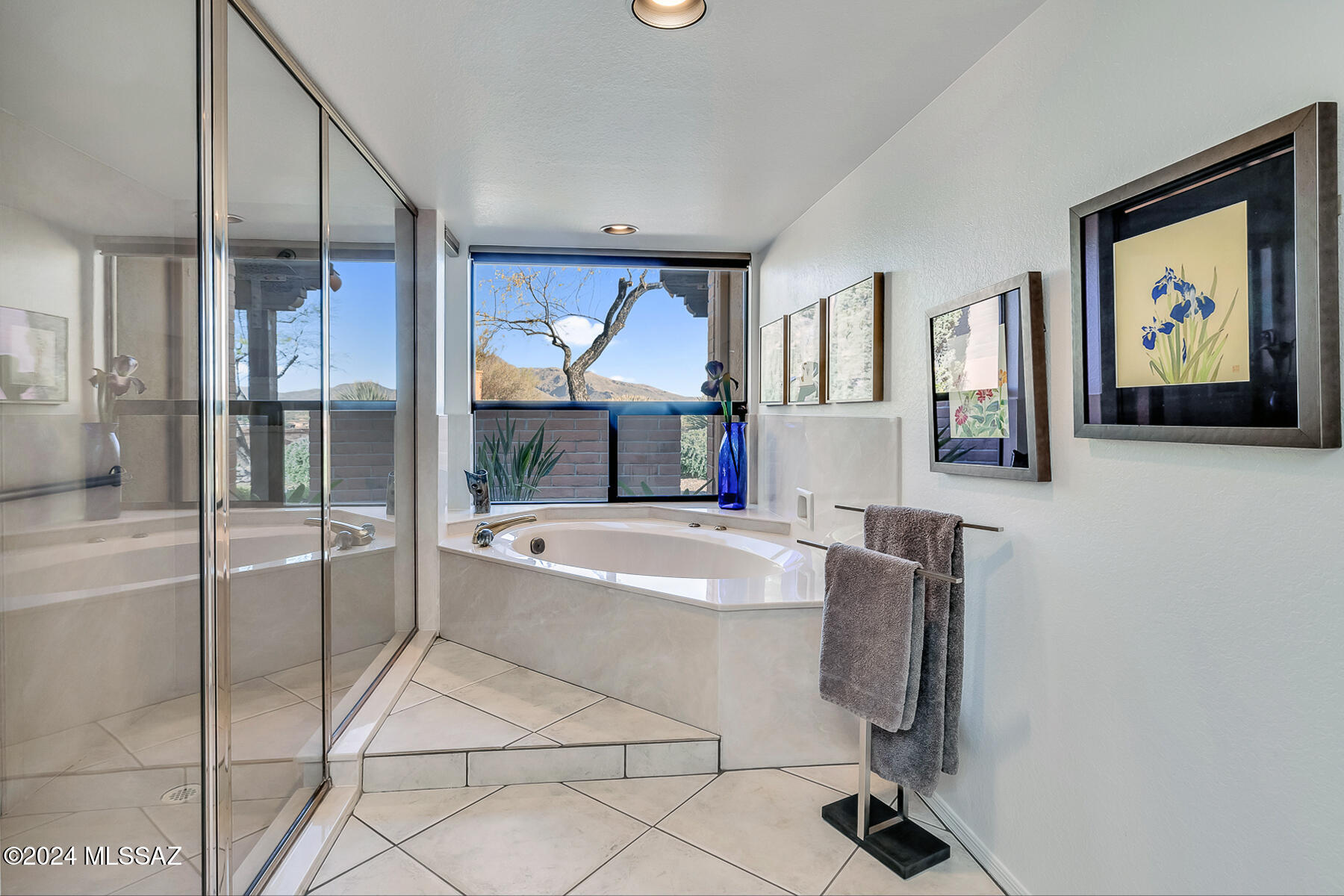 5306 N Via Velazquez