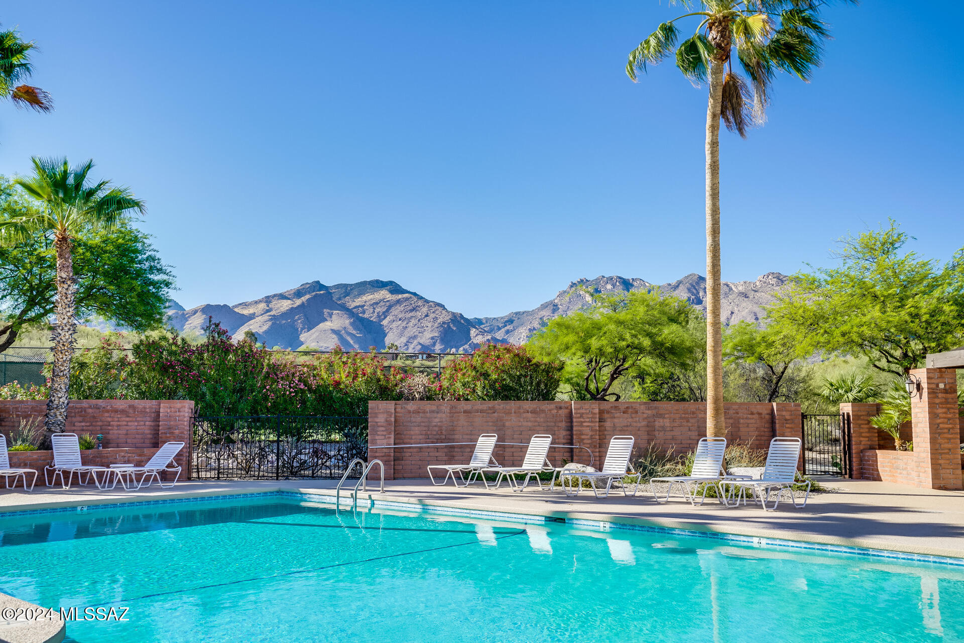 5306 N Via Velazquez