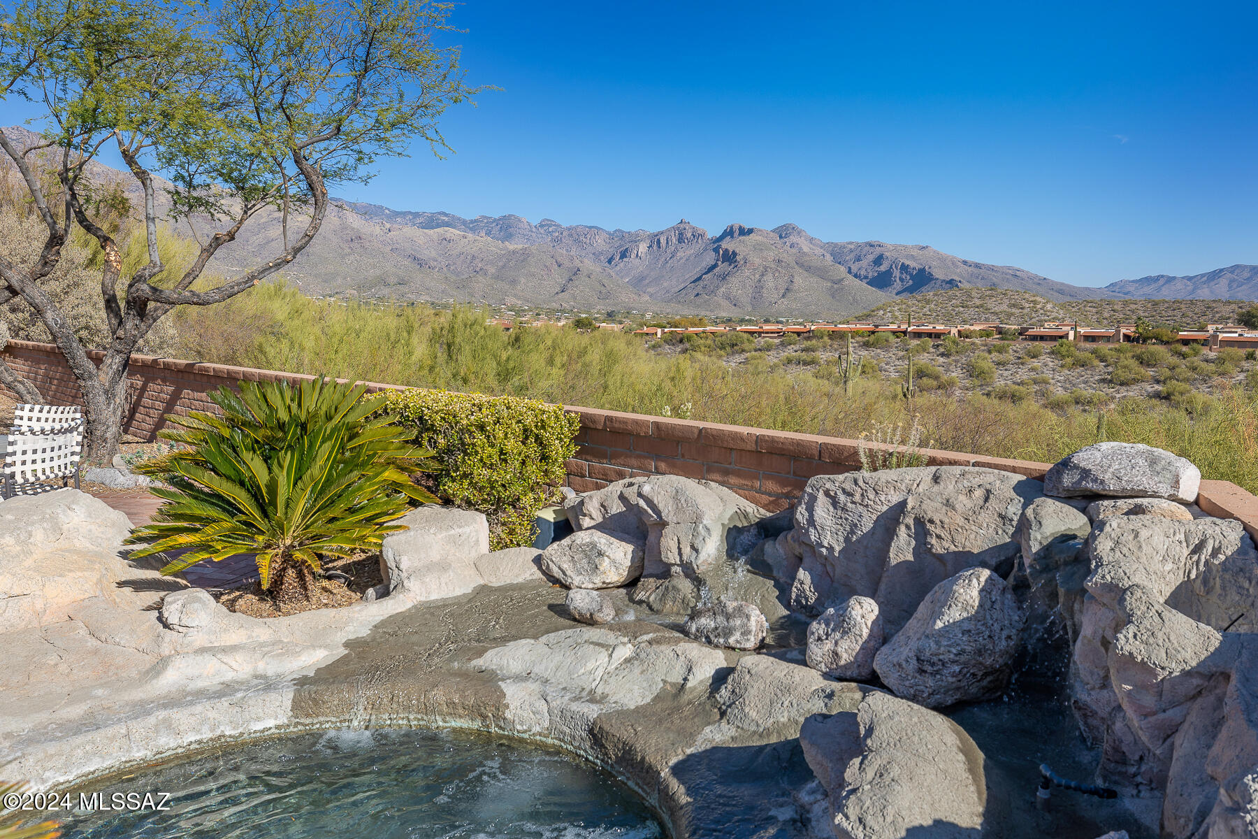 5306 N Via Velazquez