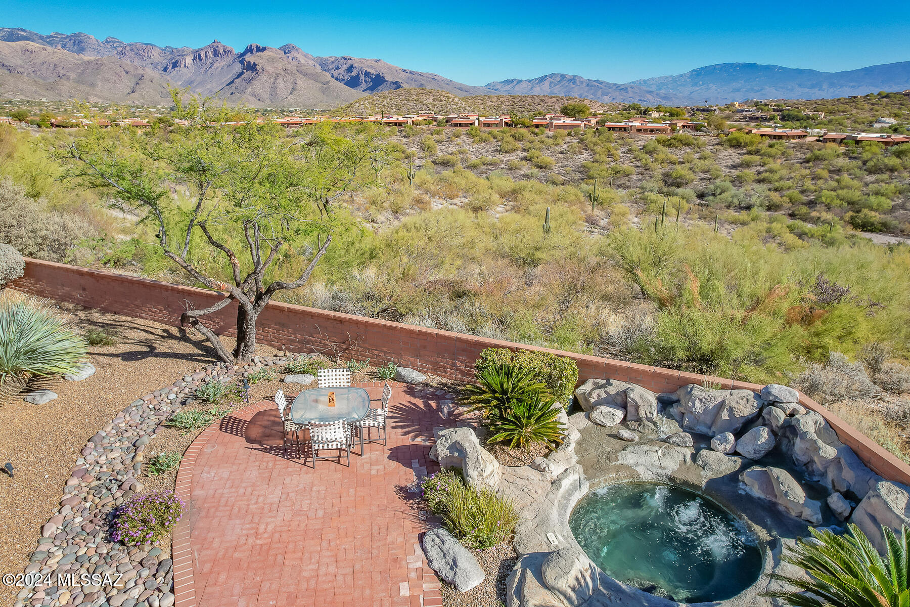 5306 N Via Velazquez