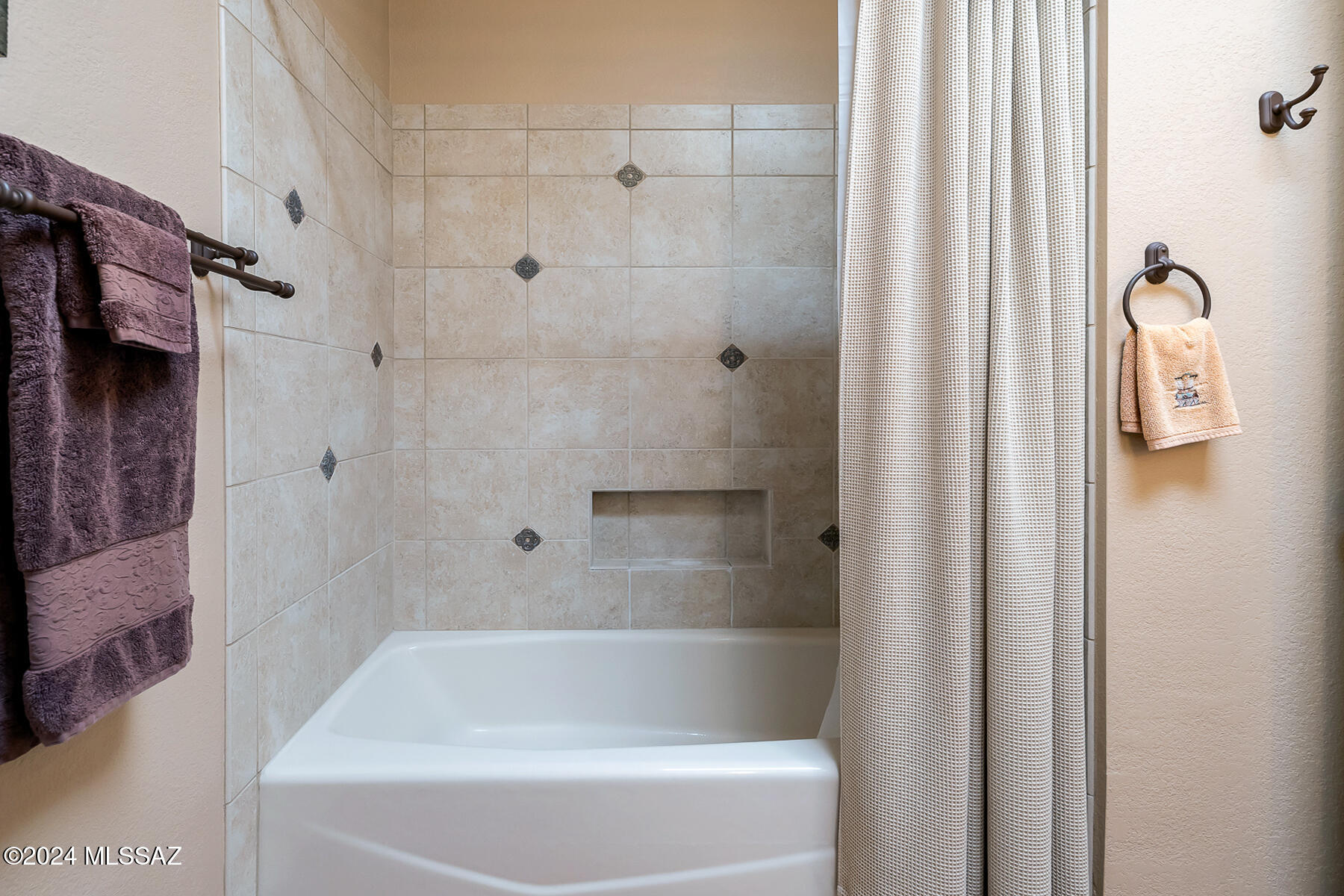 5030 N Via Gelsomino