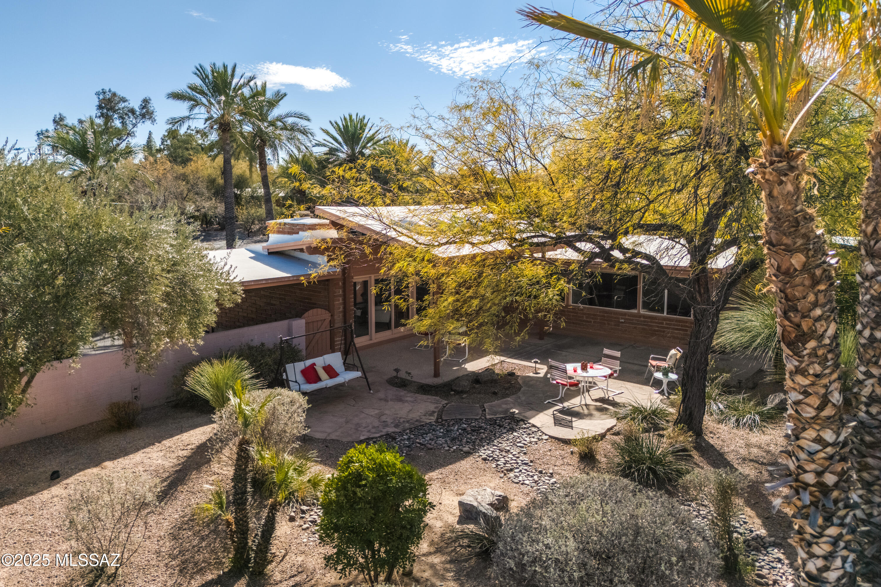 2549 N Indian Ridge Drive