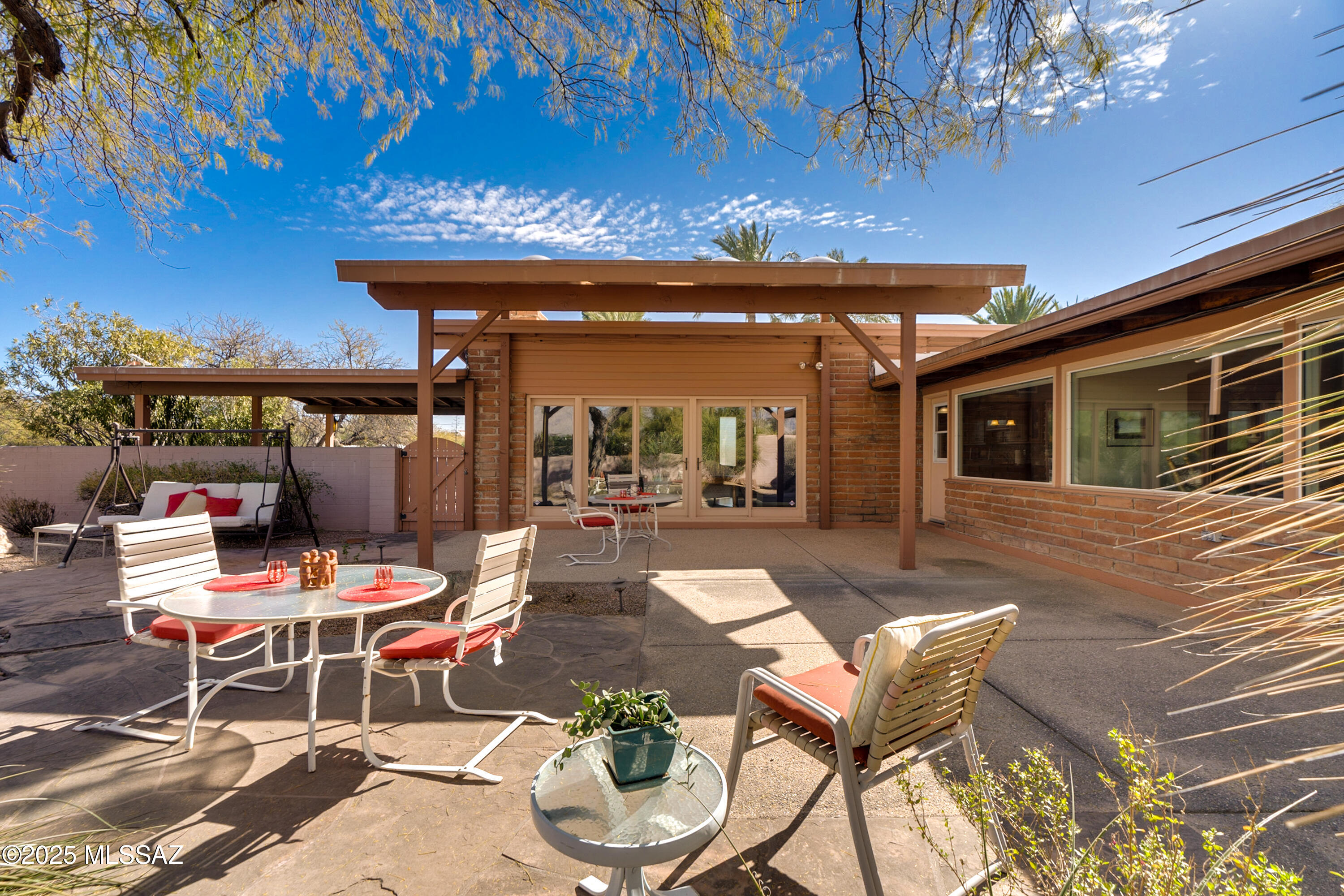2549 N Indian Ridge Drive
