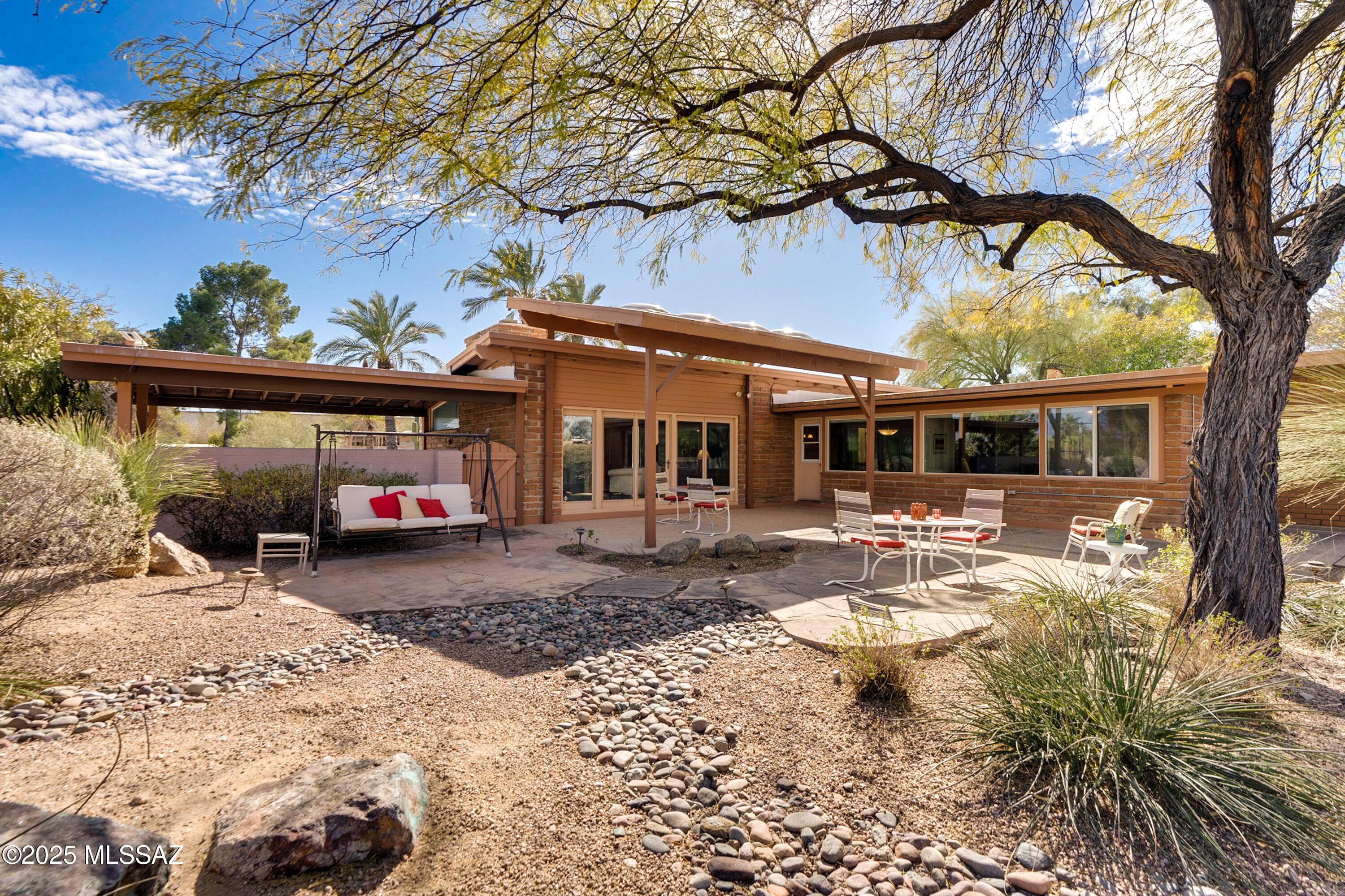 2549 N Indian Ridge Drive