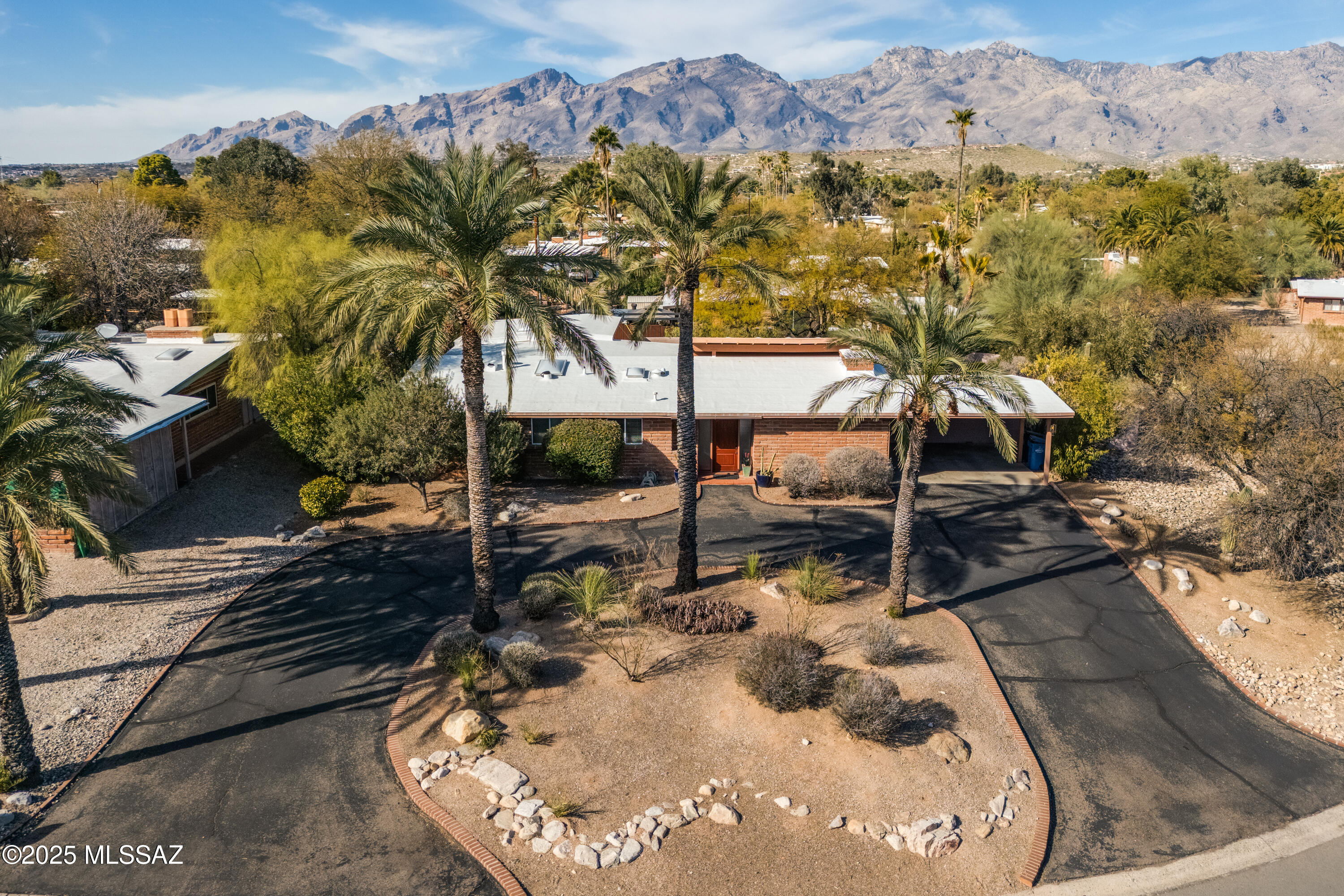 2549 N Indian Ridge Drive