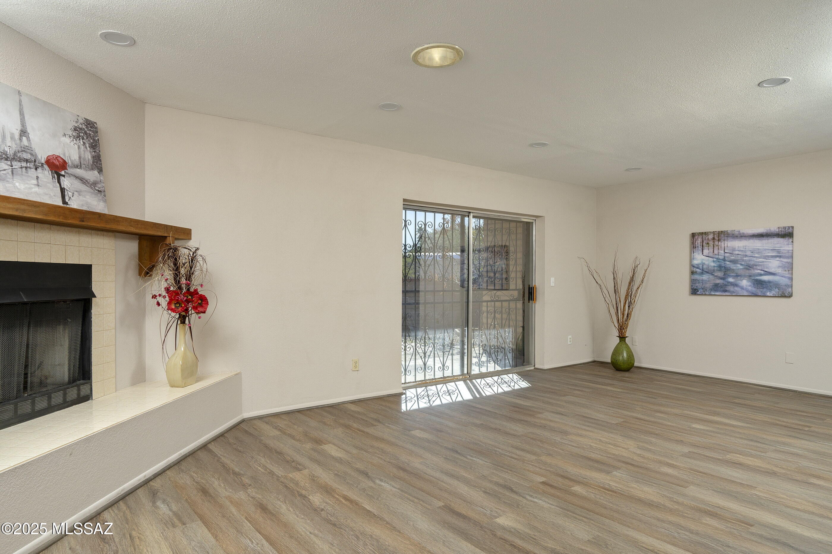 1227 S Alfie Place