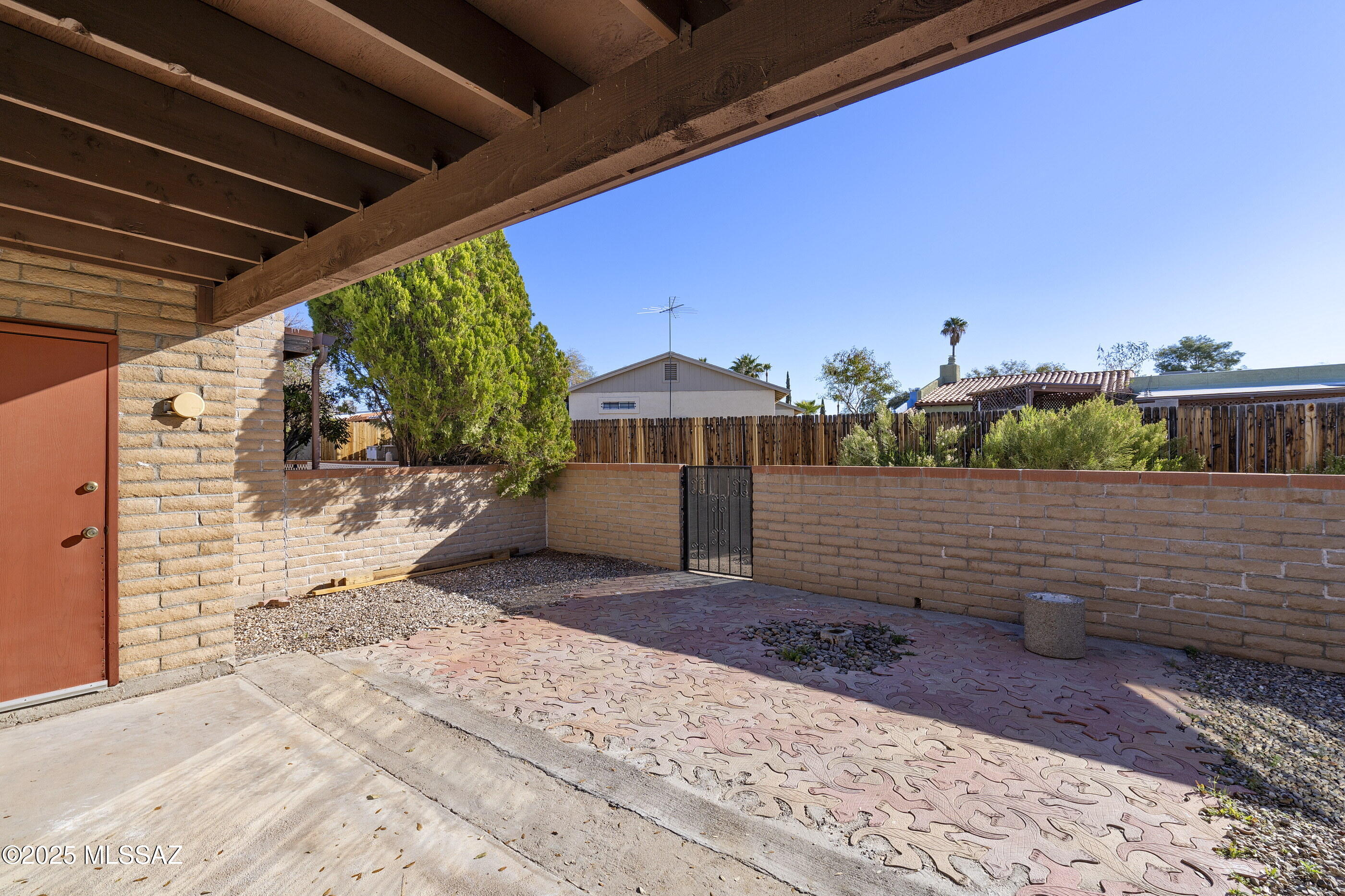 1227 S Alfie Place