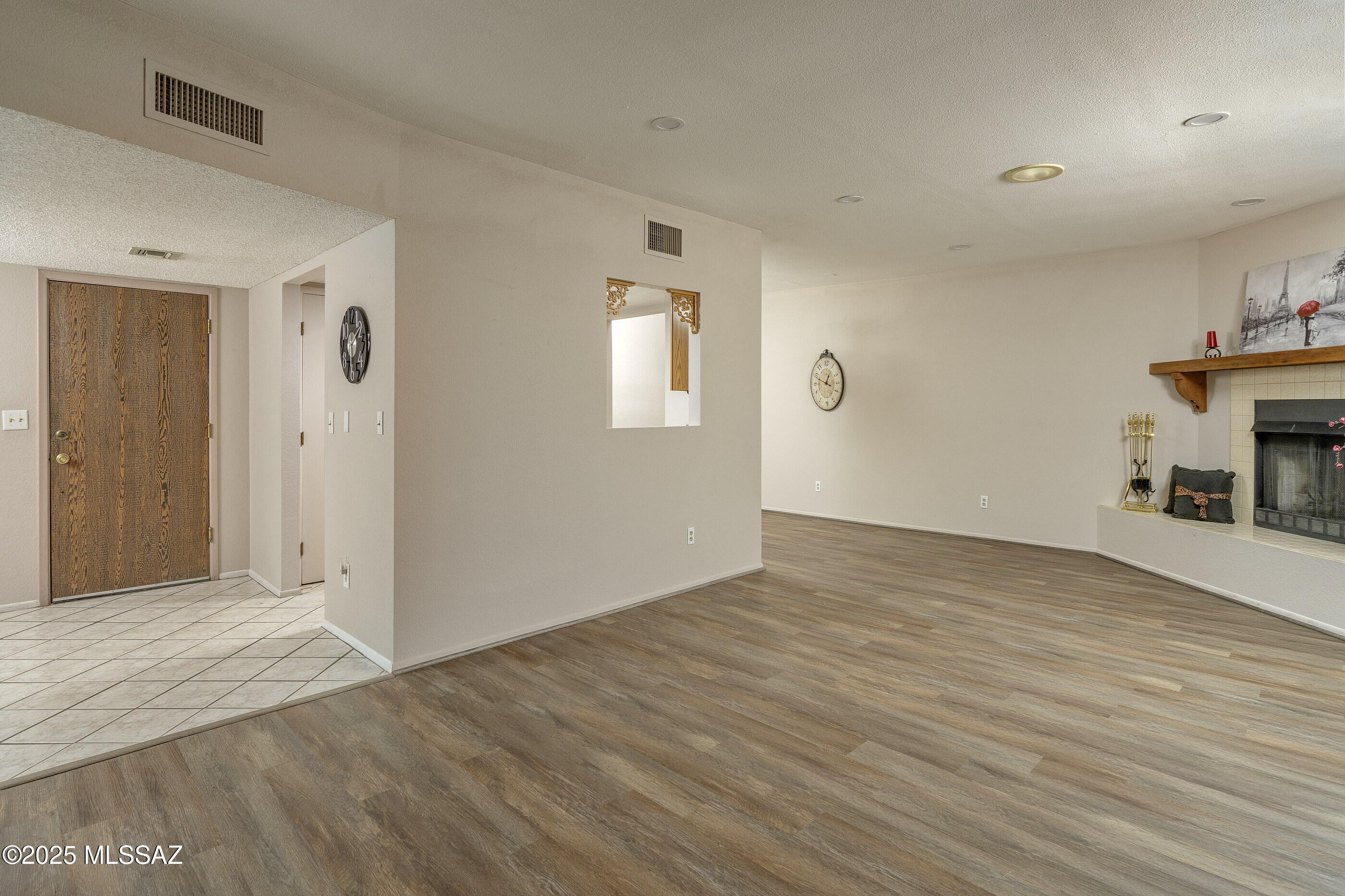 1227 S Alfie Place