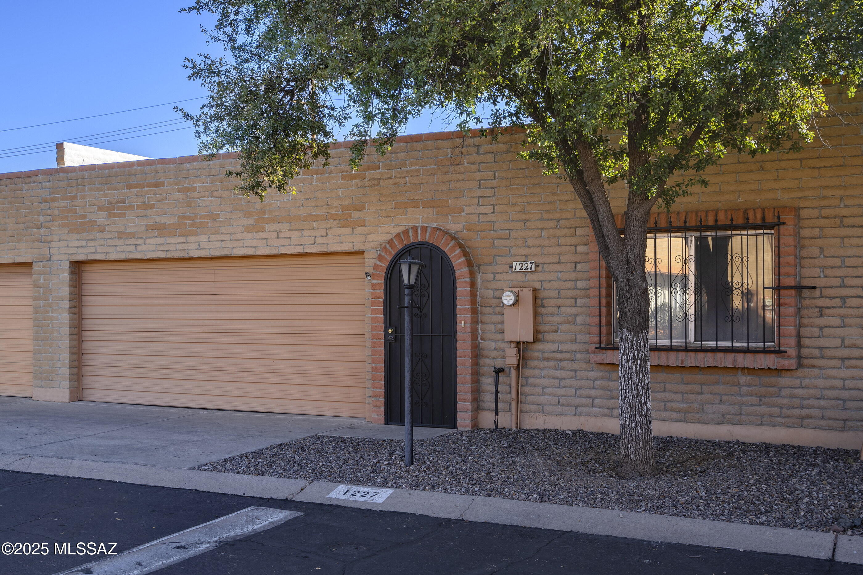 1227 S Alfie Place