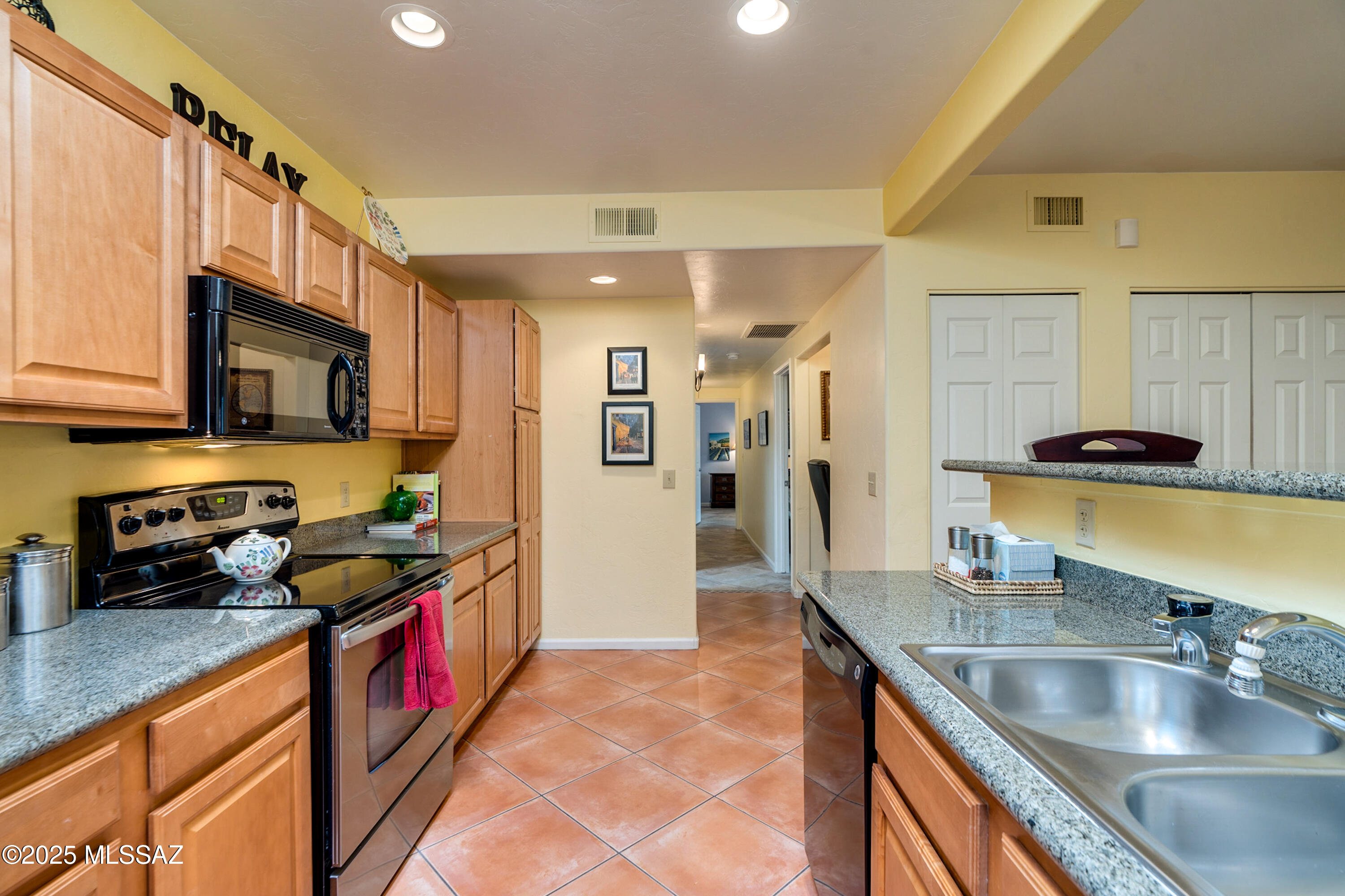 6255 N Camino Pimeria Alta Unit: 97