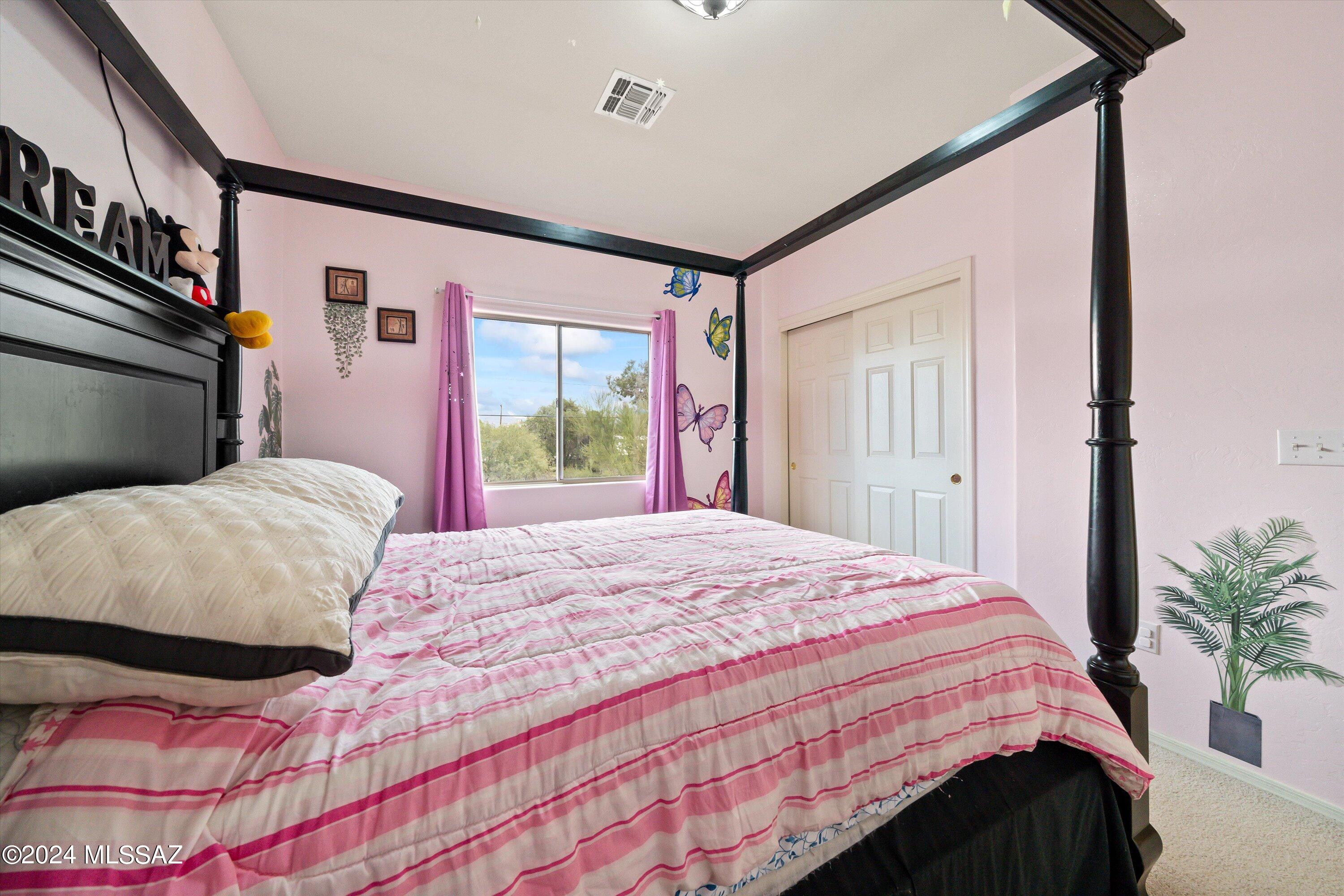 3598 E Felix Boulevard