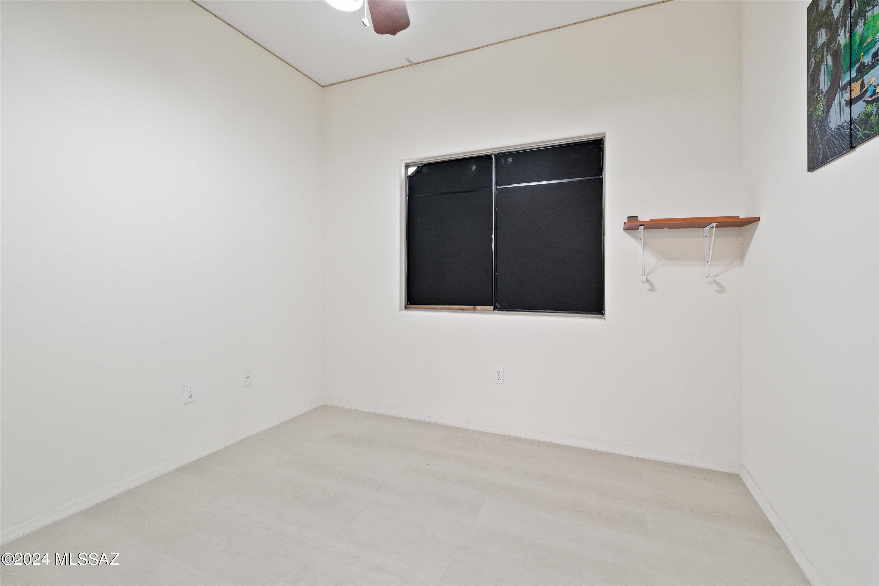 3598 E Felix Boulevard