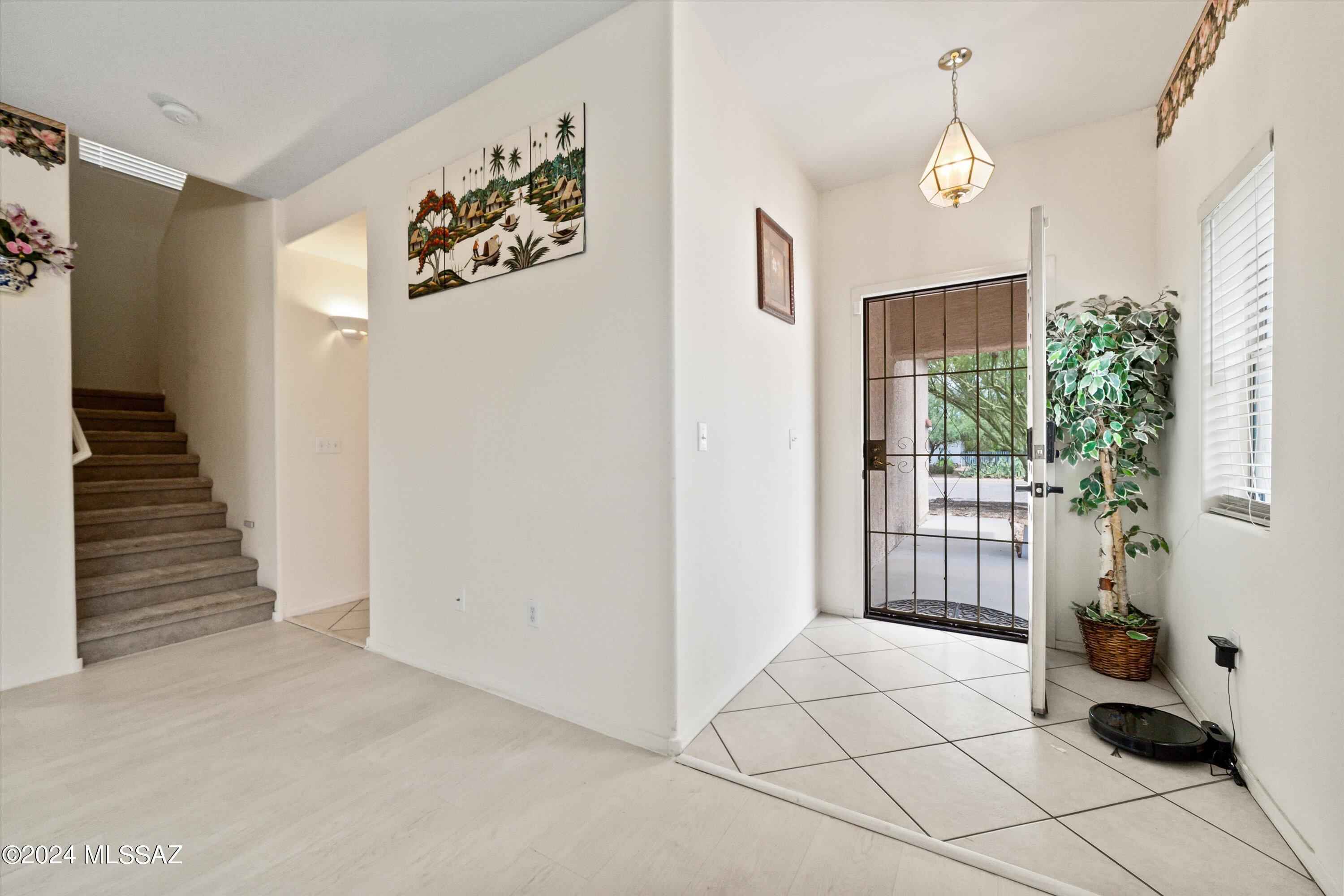 3598 E Felix Boulevard