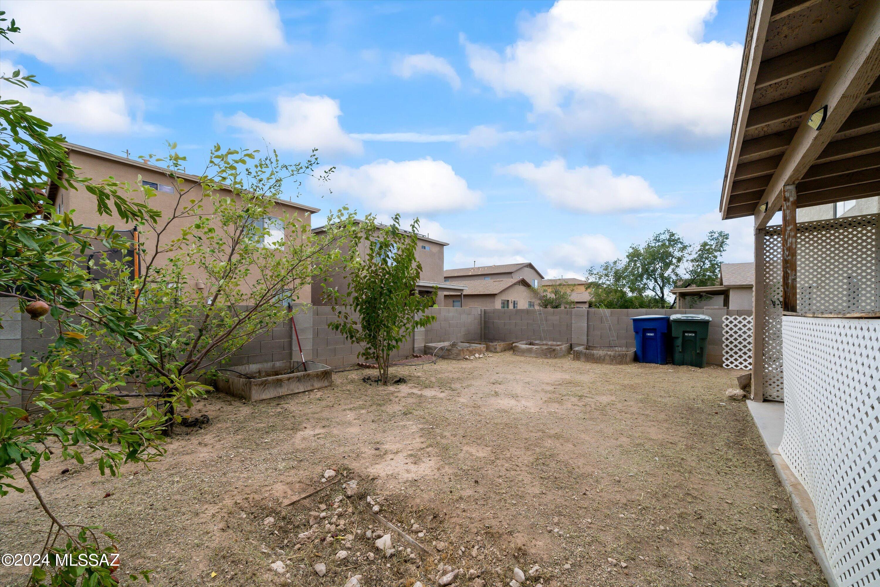 3598 E Felix Boulevard