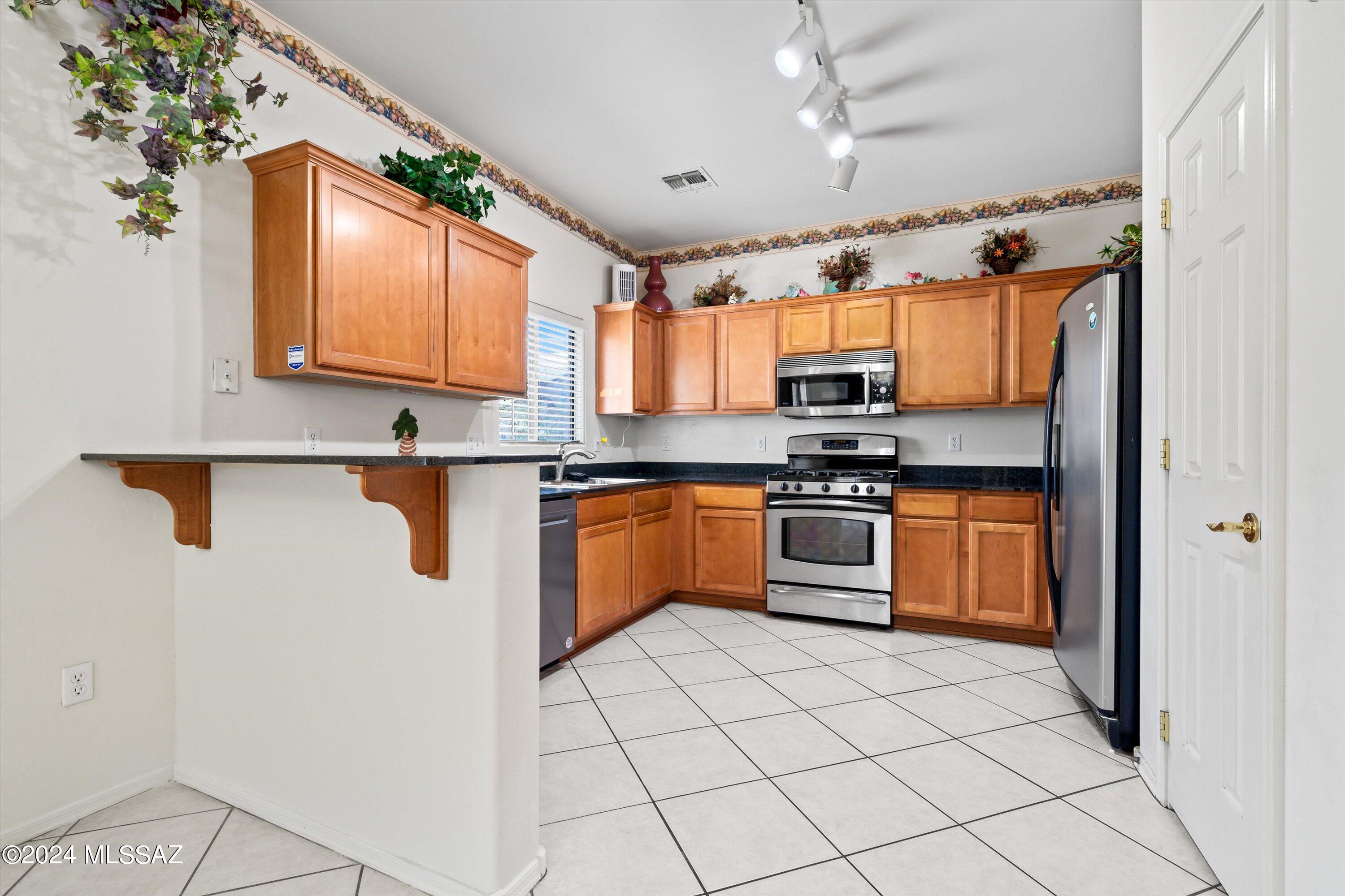 3598 E Felix Boulevard