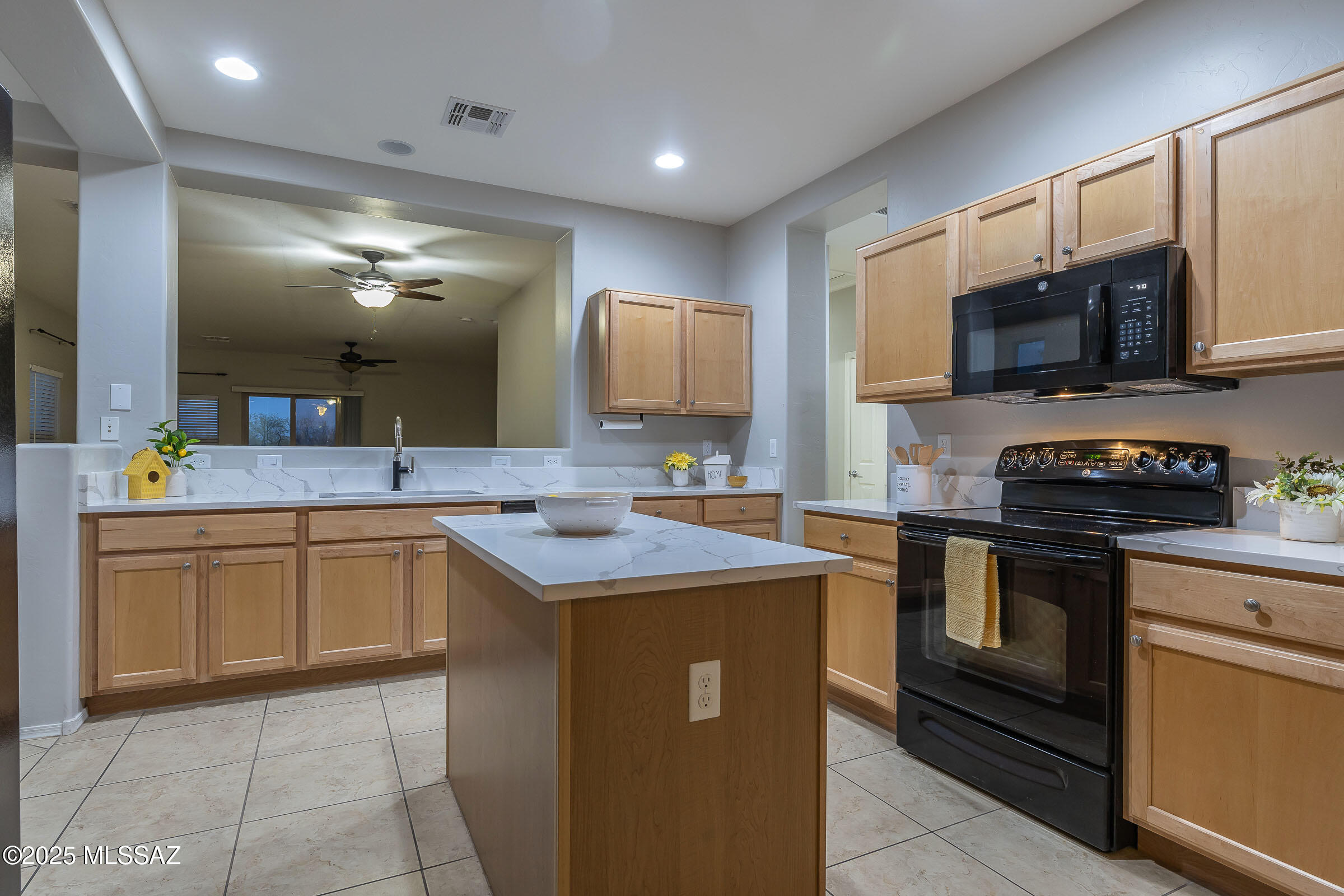 503 W Calle Sombra Linda