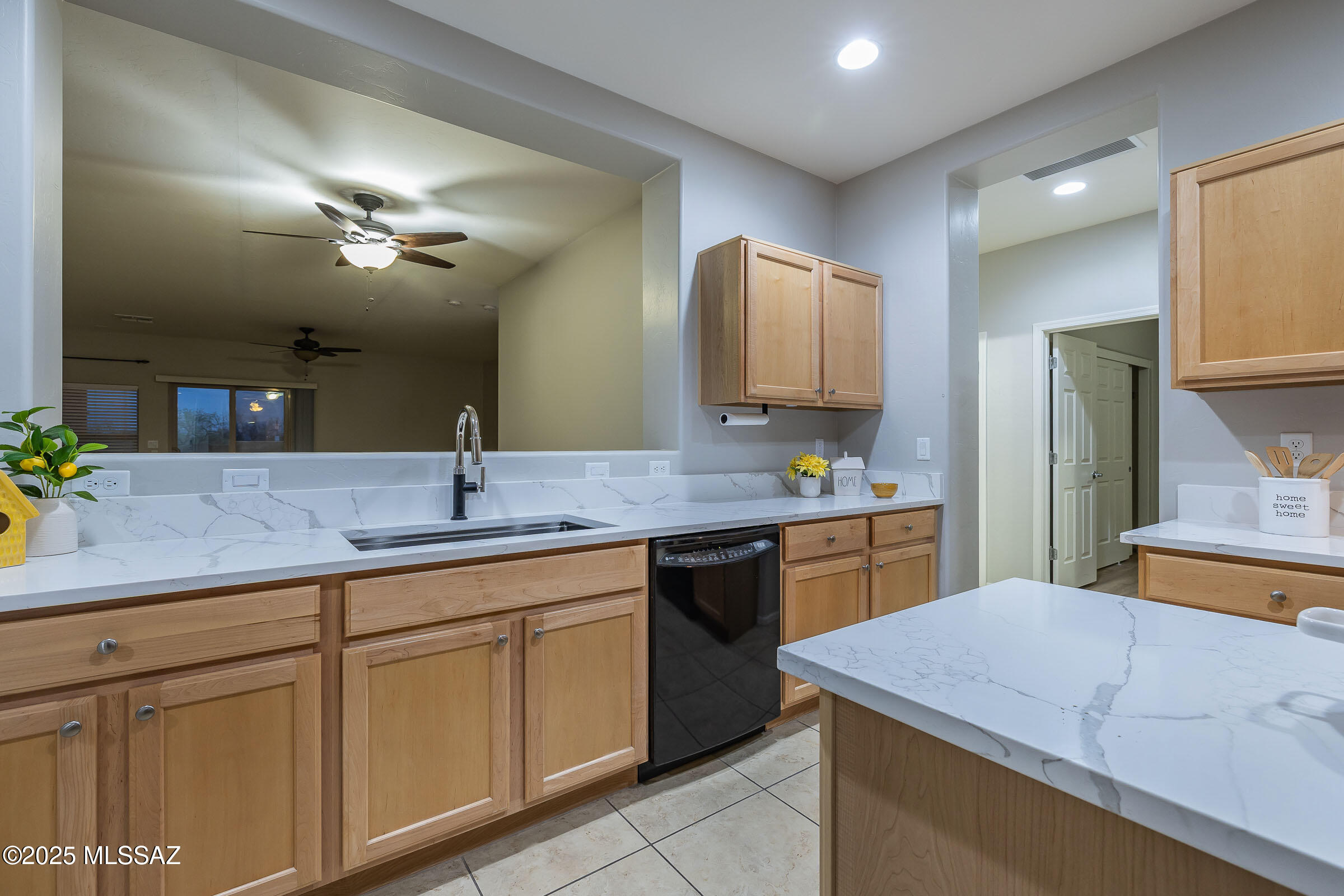 503 W Calle Sombra Linda