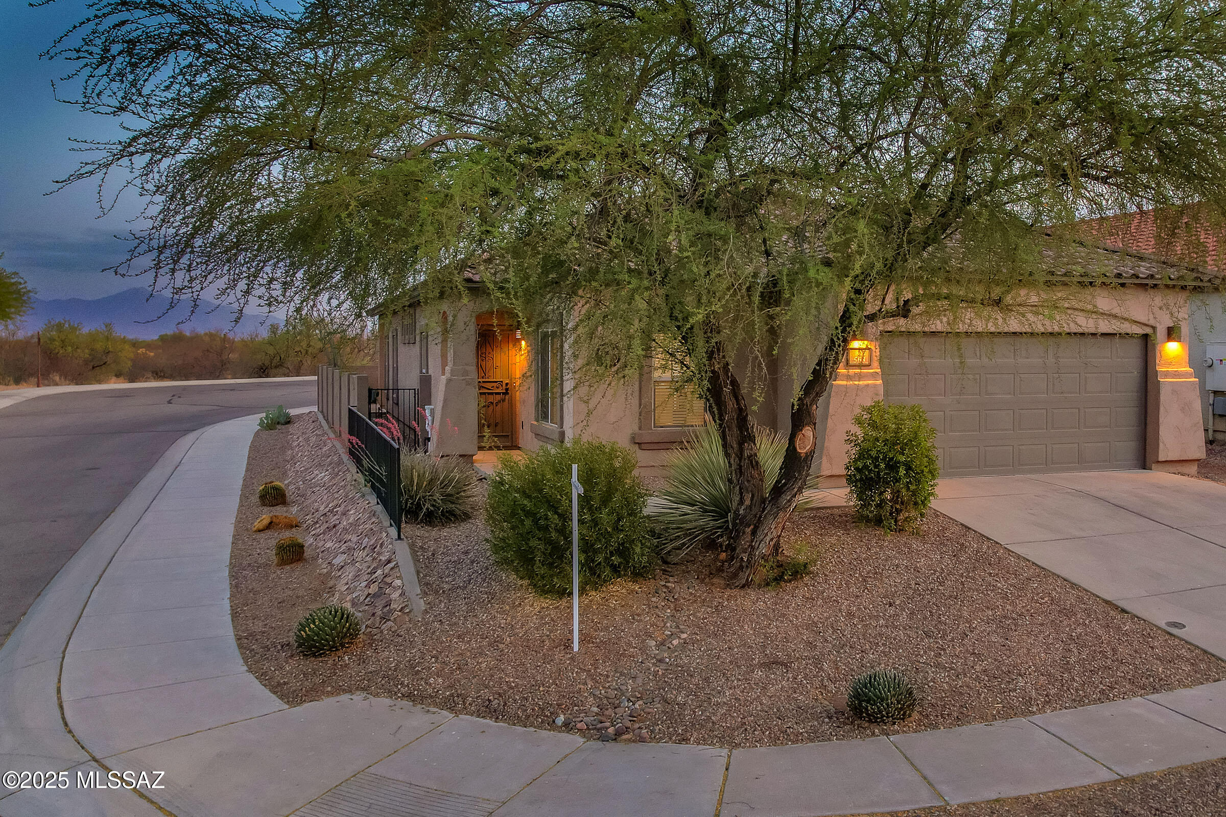 503 W Calle Sombra Linda