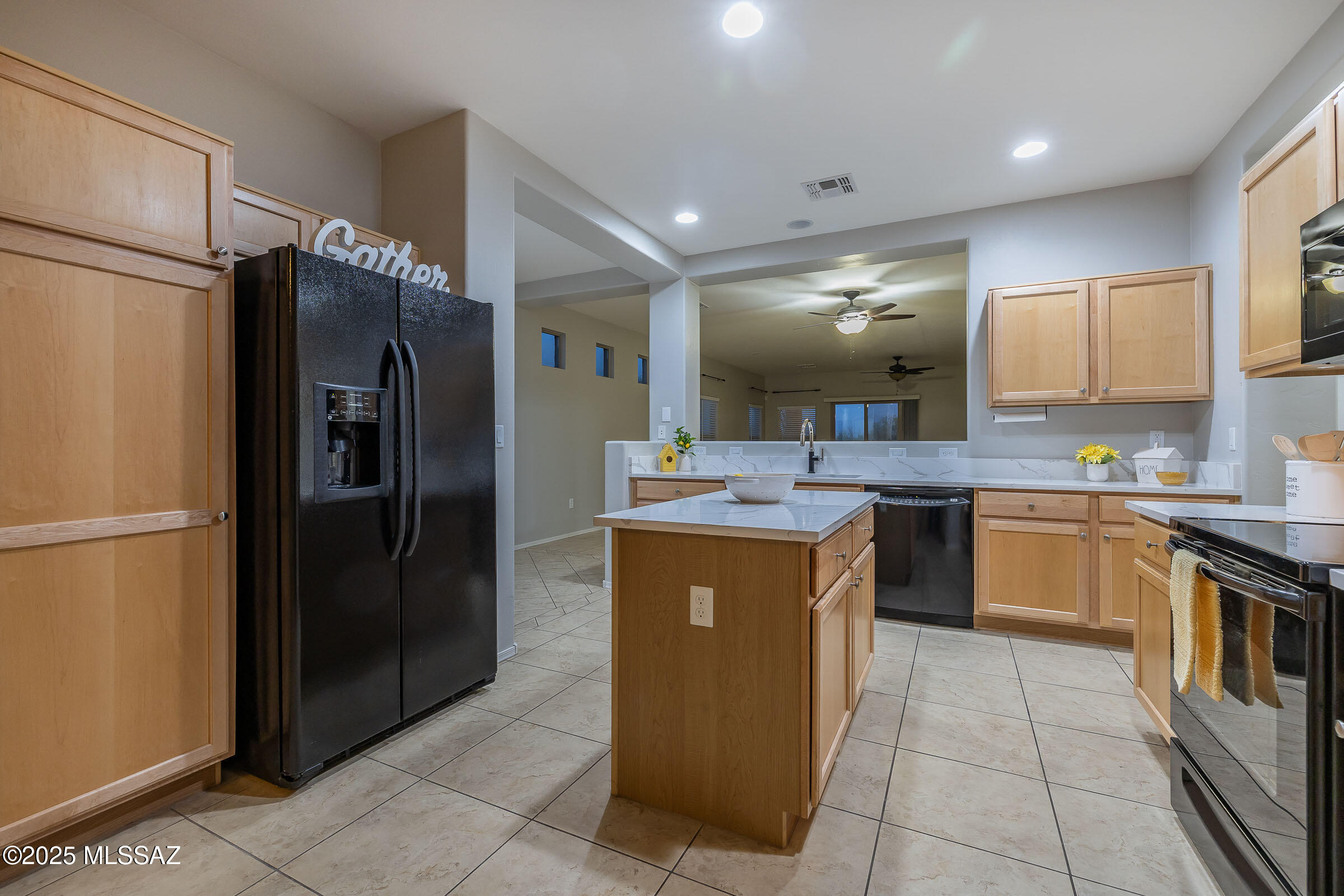 503 W Calle Sombra Linda