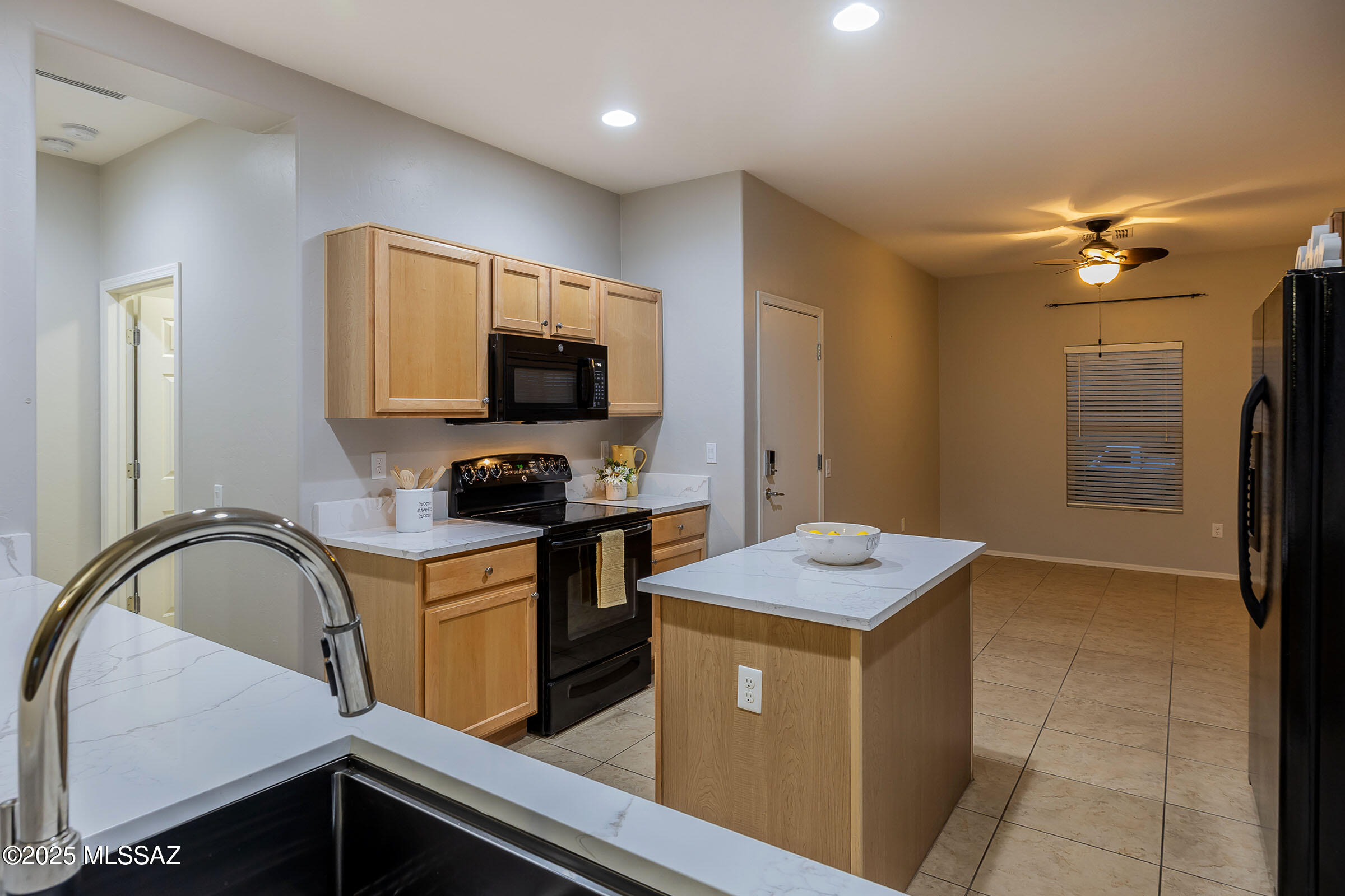 503 W Calle Sombra Linda