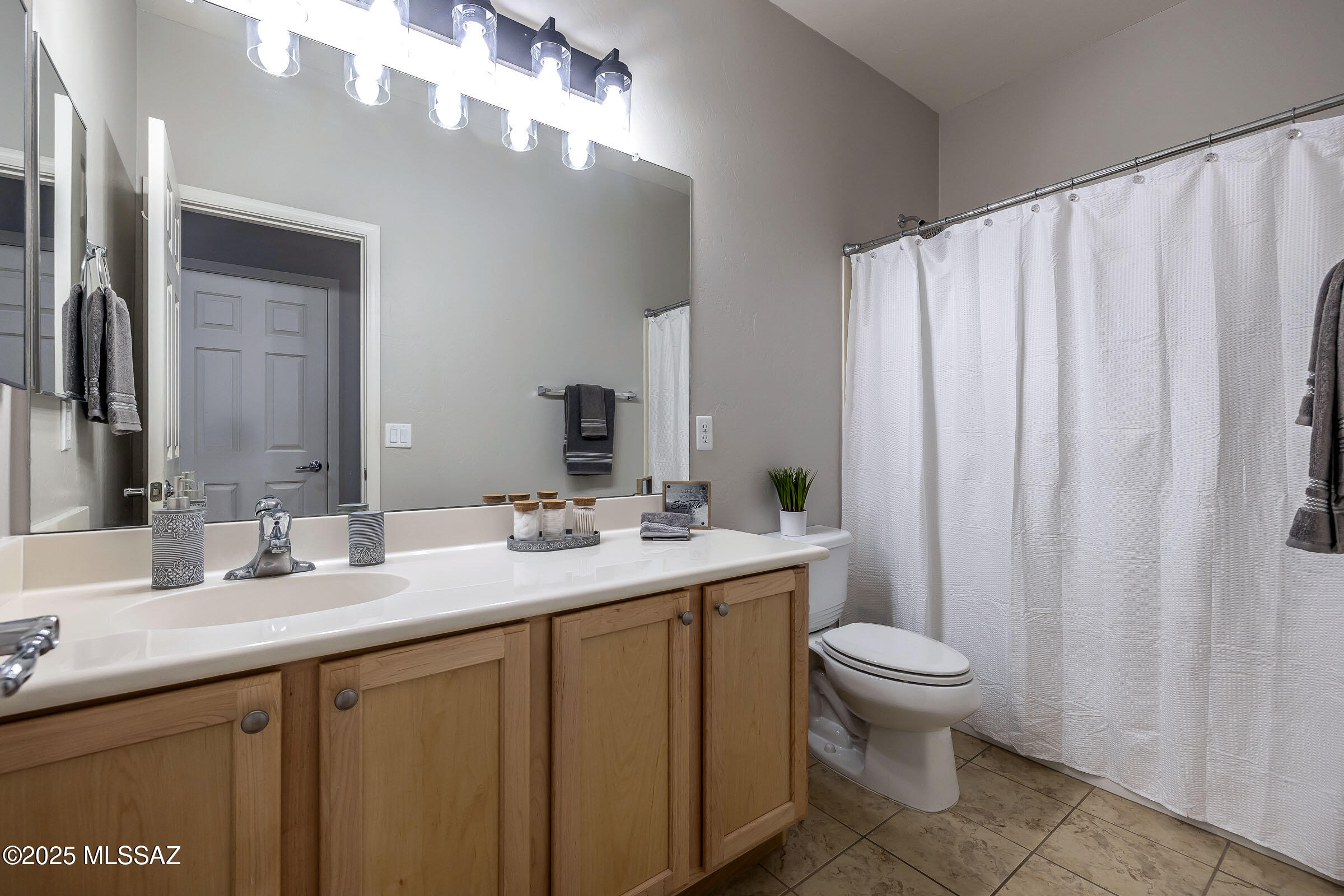 503 W Calle Sombra Linda