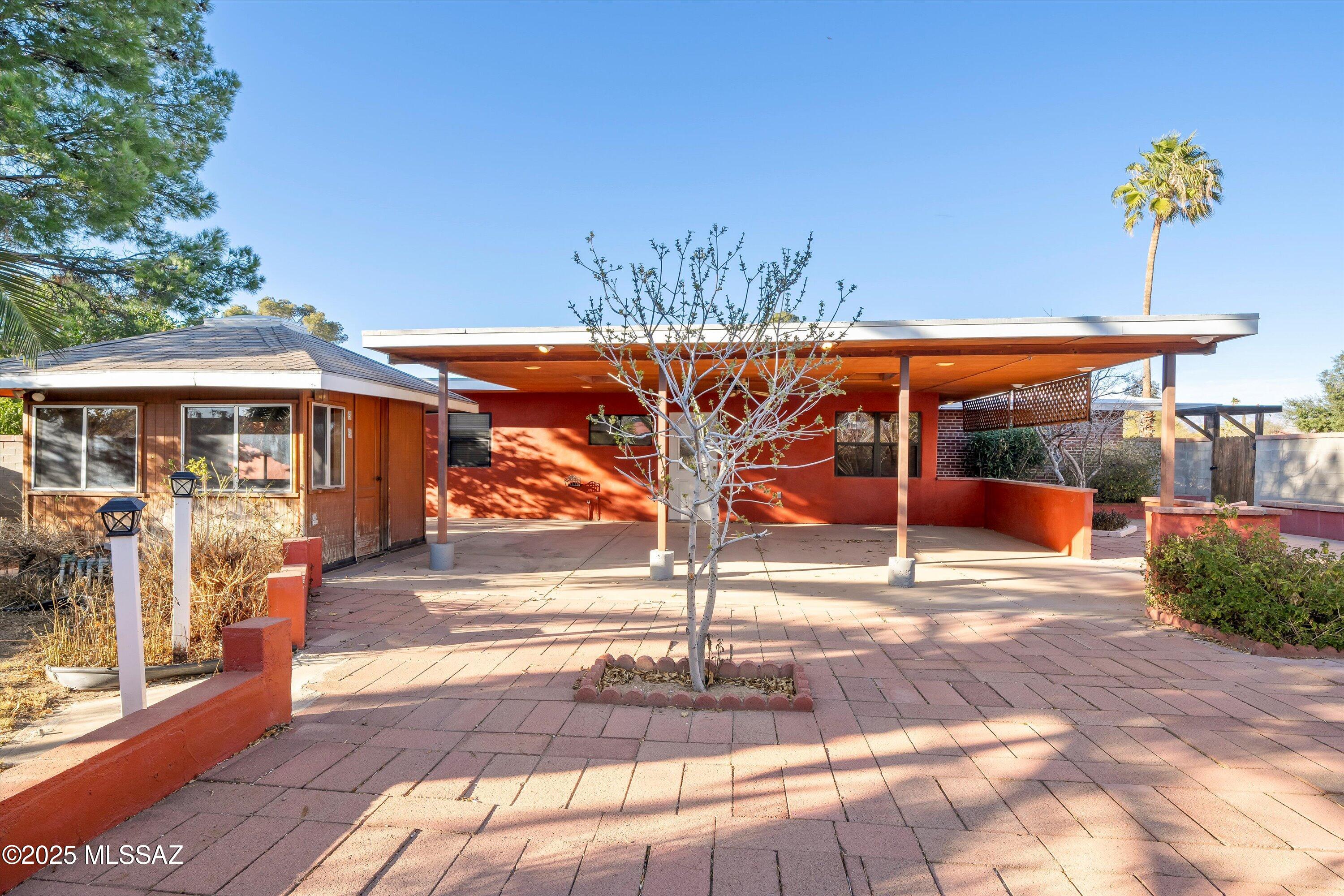 5822 E South Wilshire Drive