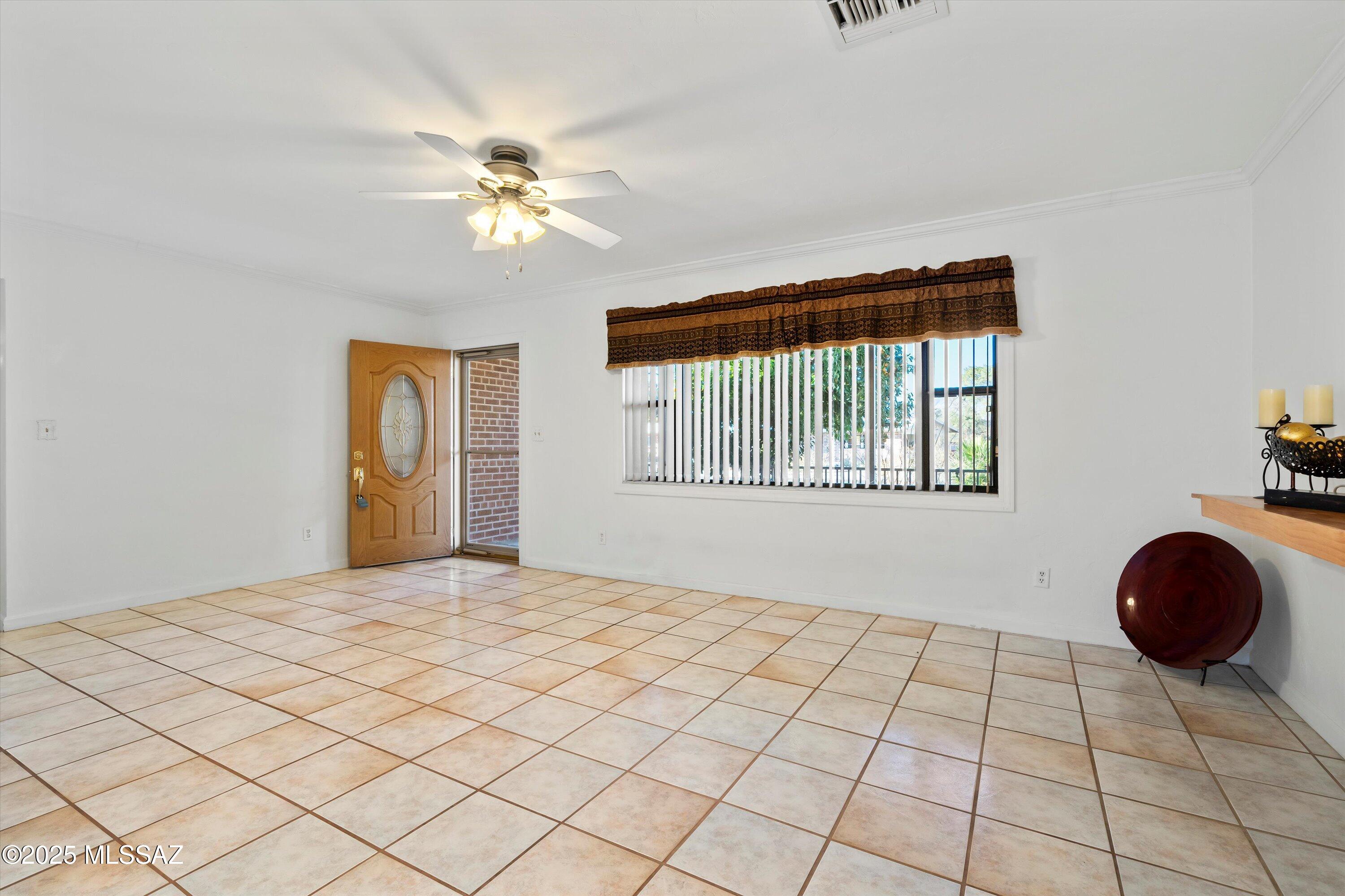 5822 E South Wilshire Drive