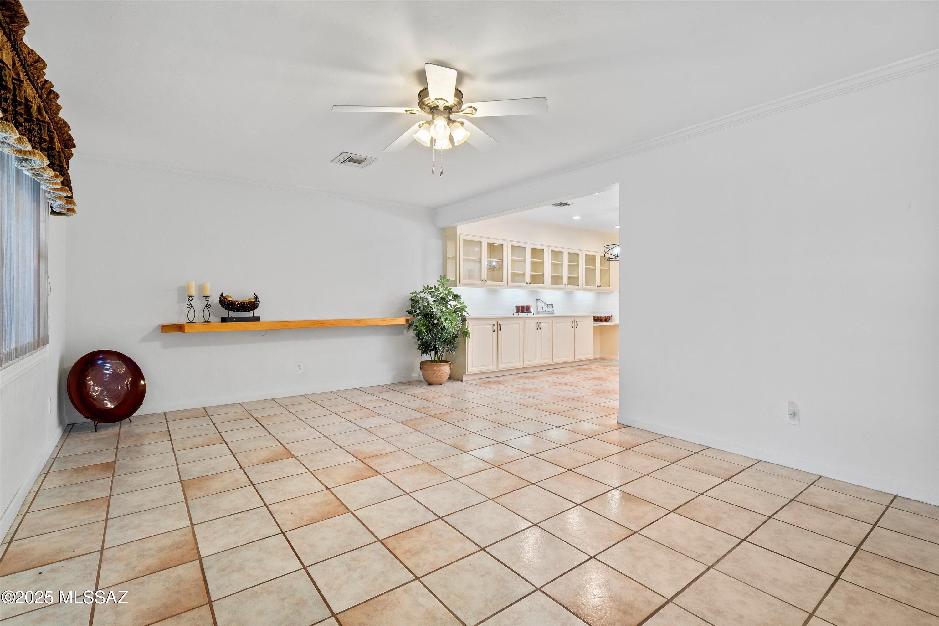 5822 E South Wilshire Drive