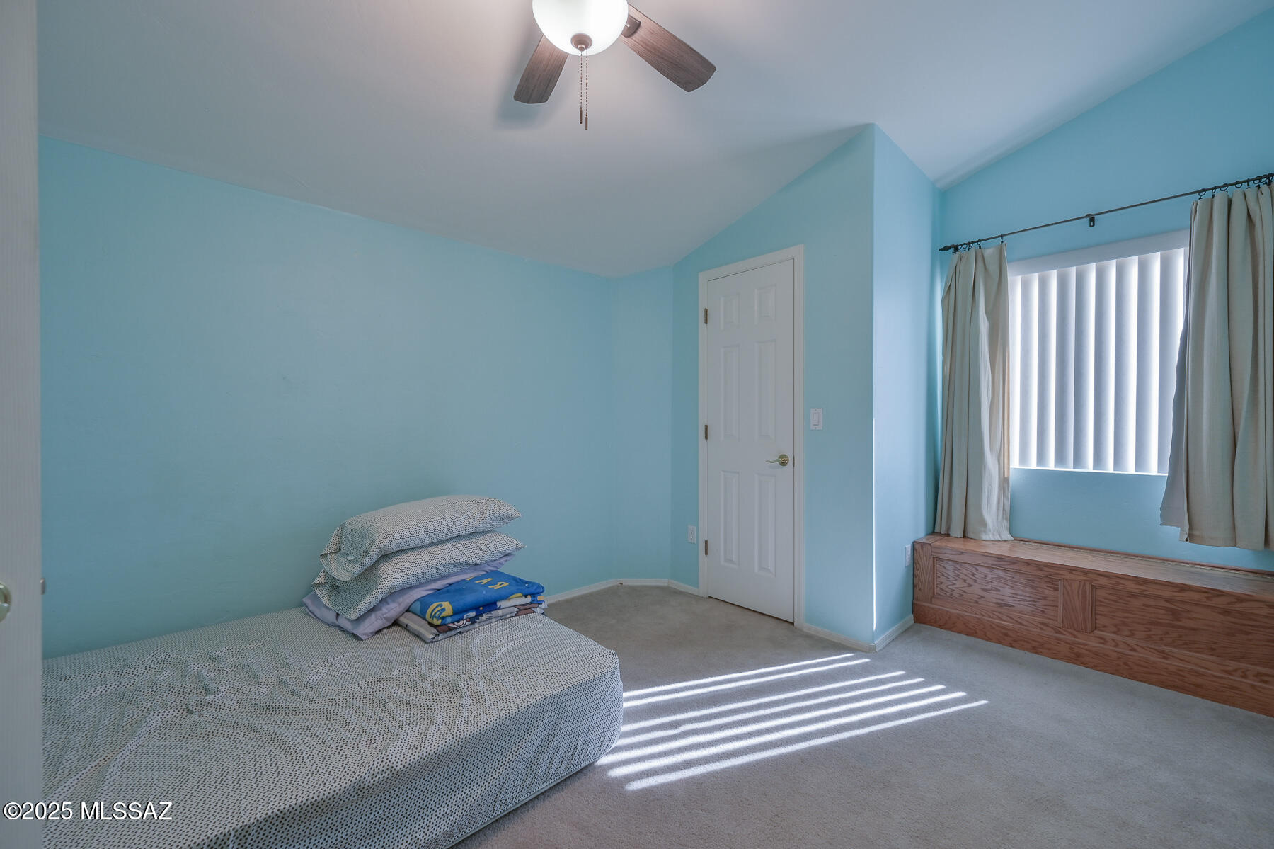 10261 E Desert Skyline Way