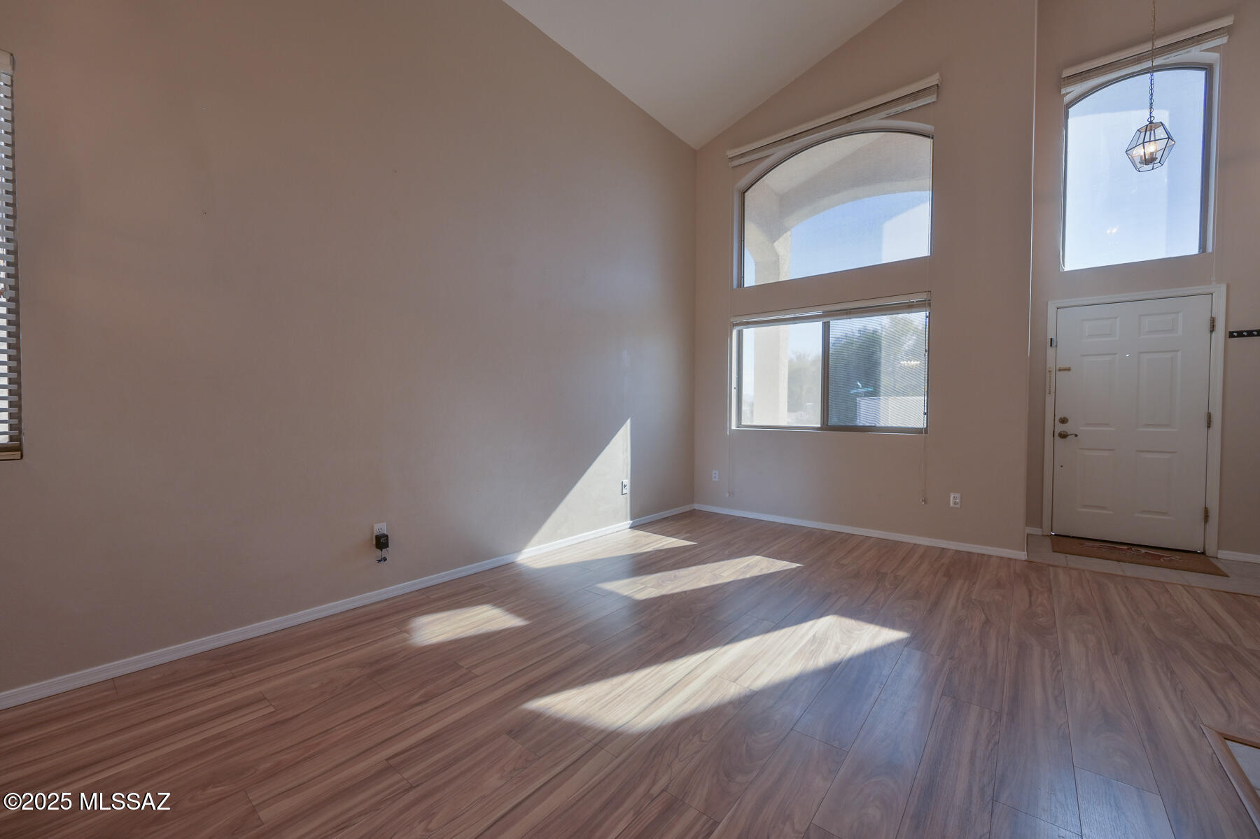 10261 E Desert Skyline Way