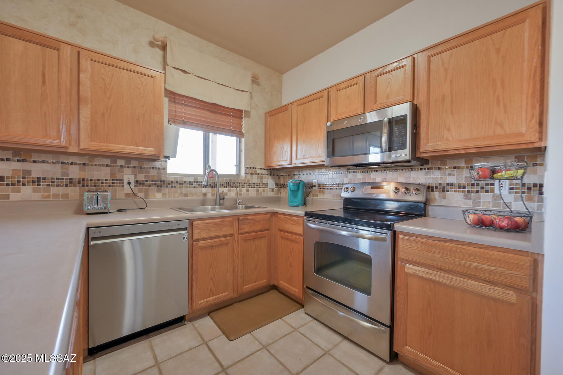 10261 E Desert Skyline Way