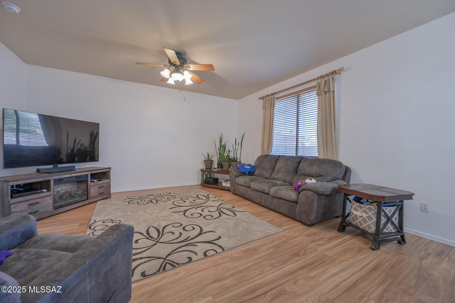 10261 E Desert Skyline Way