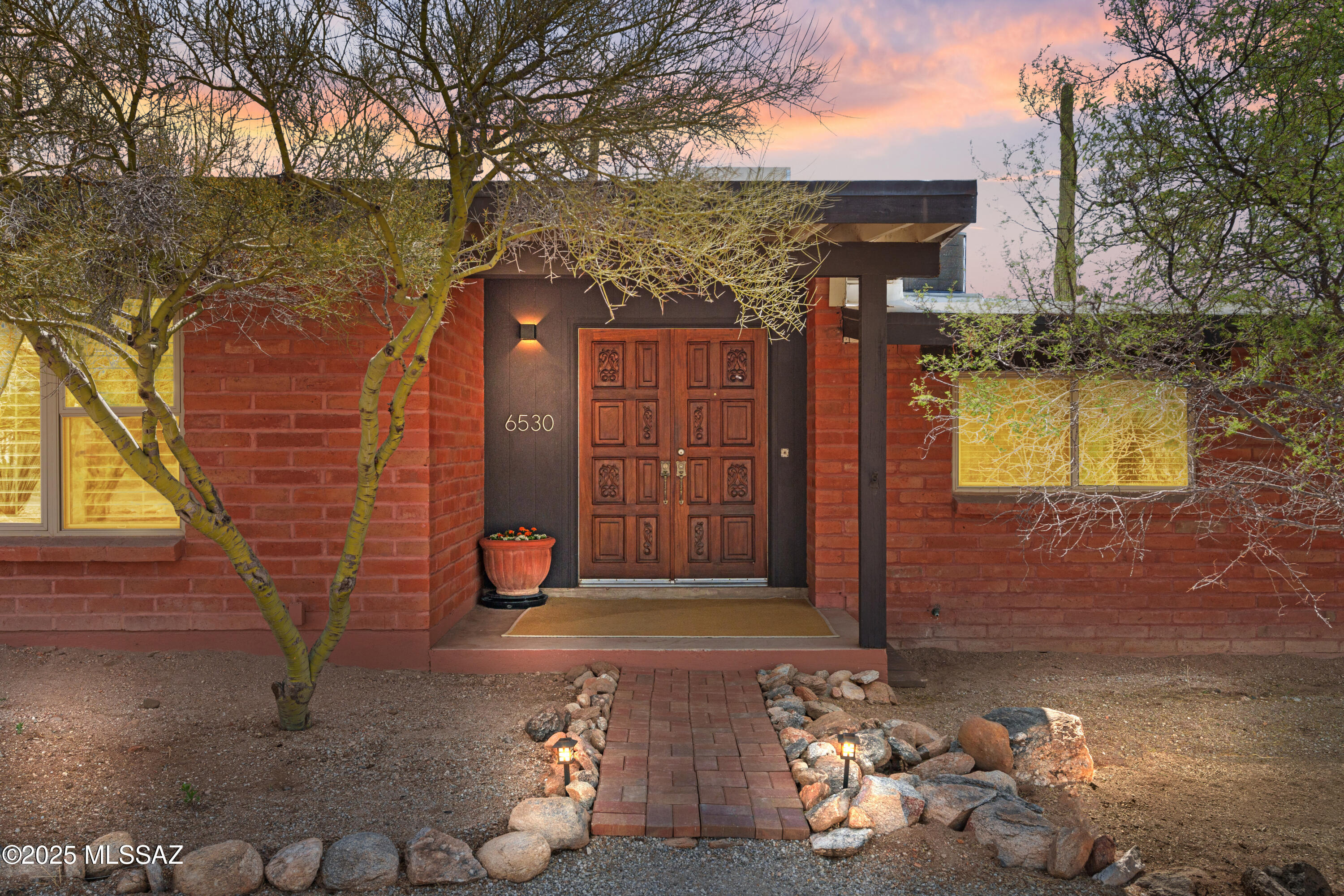 6530 N Camino De La Karina
