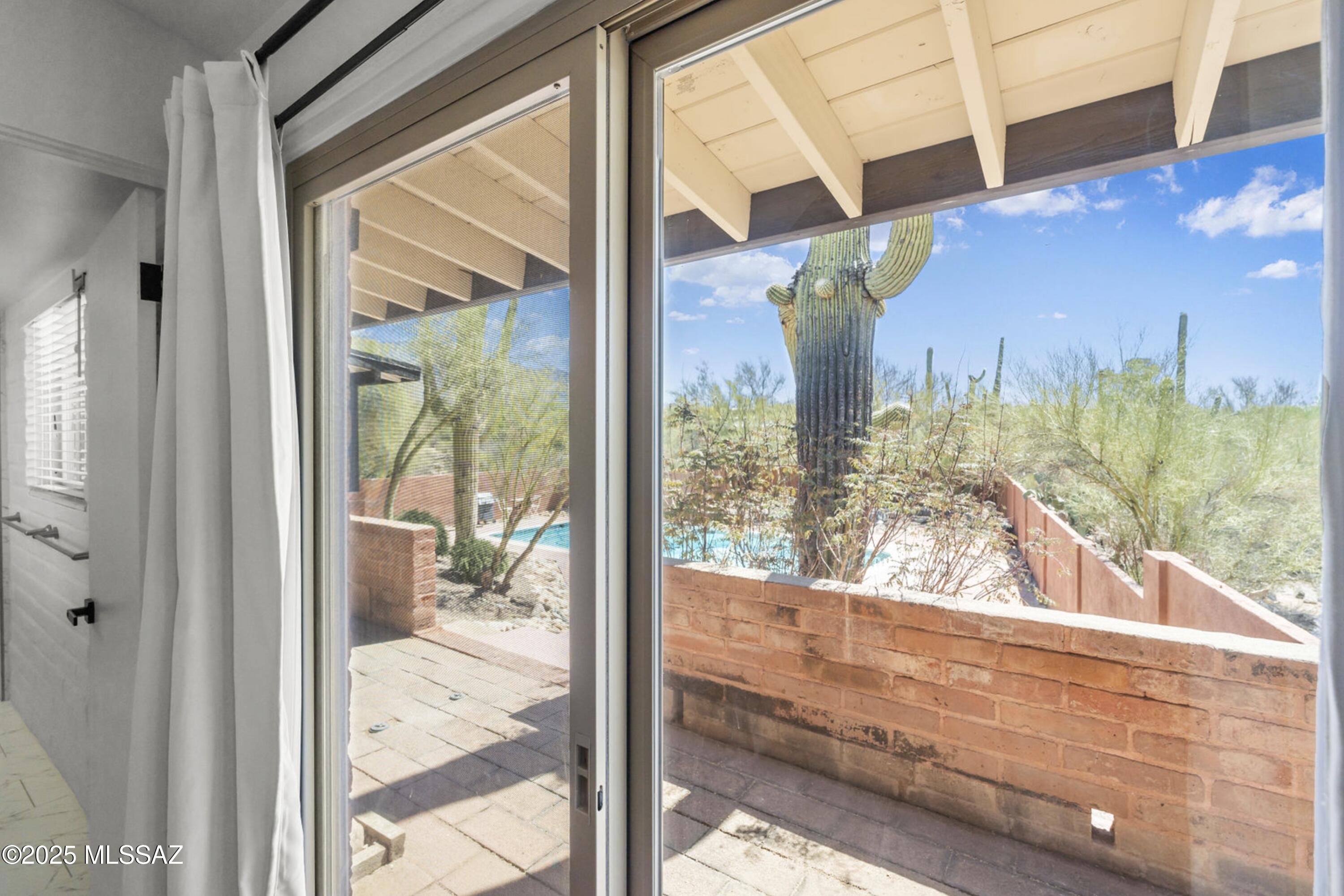 6530 N Camino De La Karina