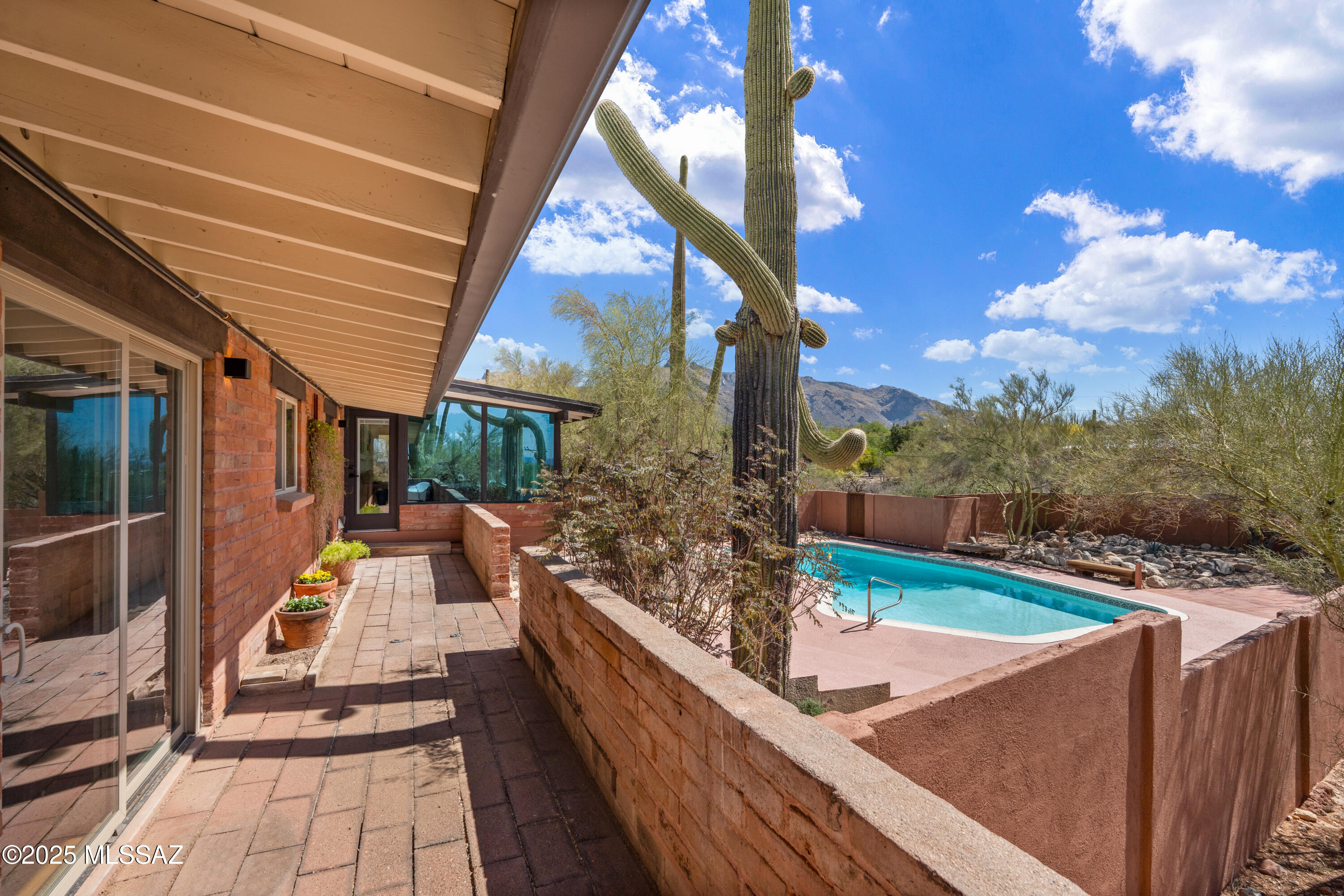 6530 N Camino De La Karina