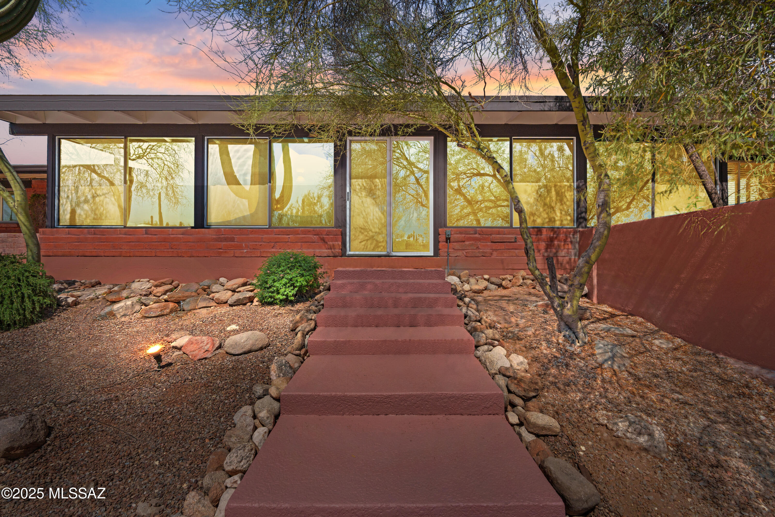 6530 N Camino De La Karina