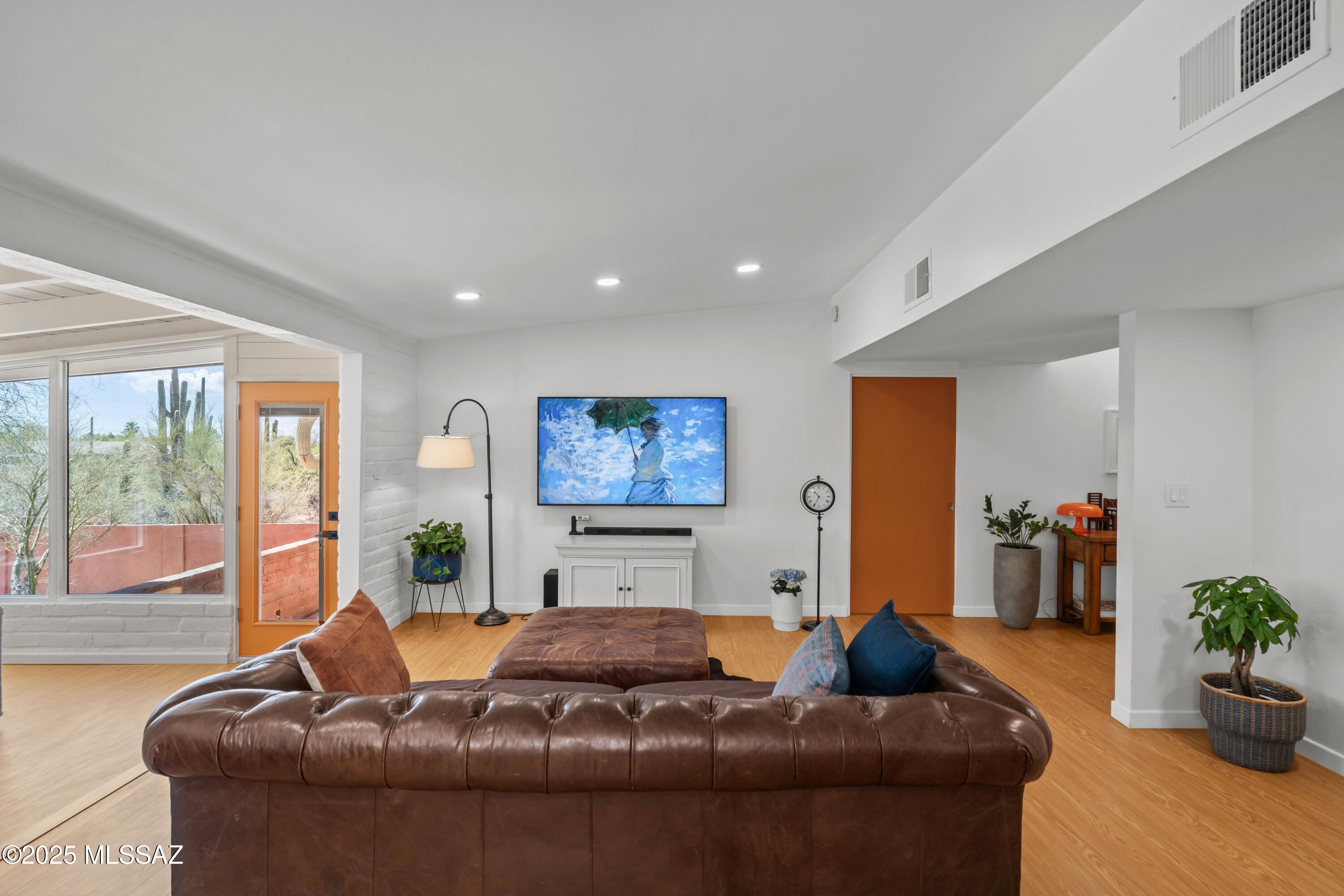 6530 N Camino De La Karina